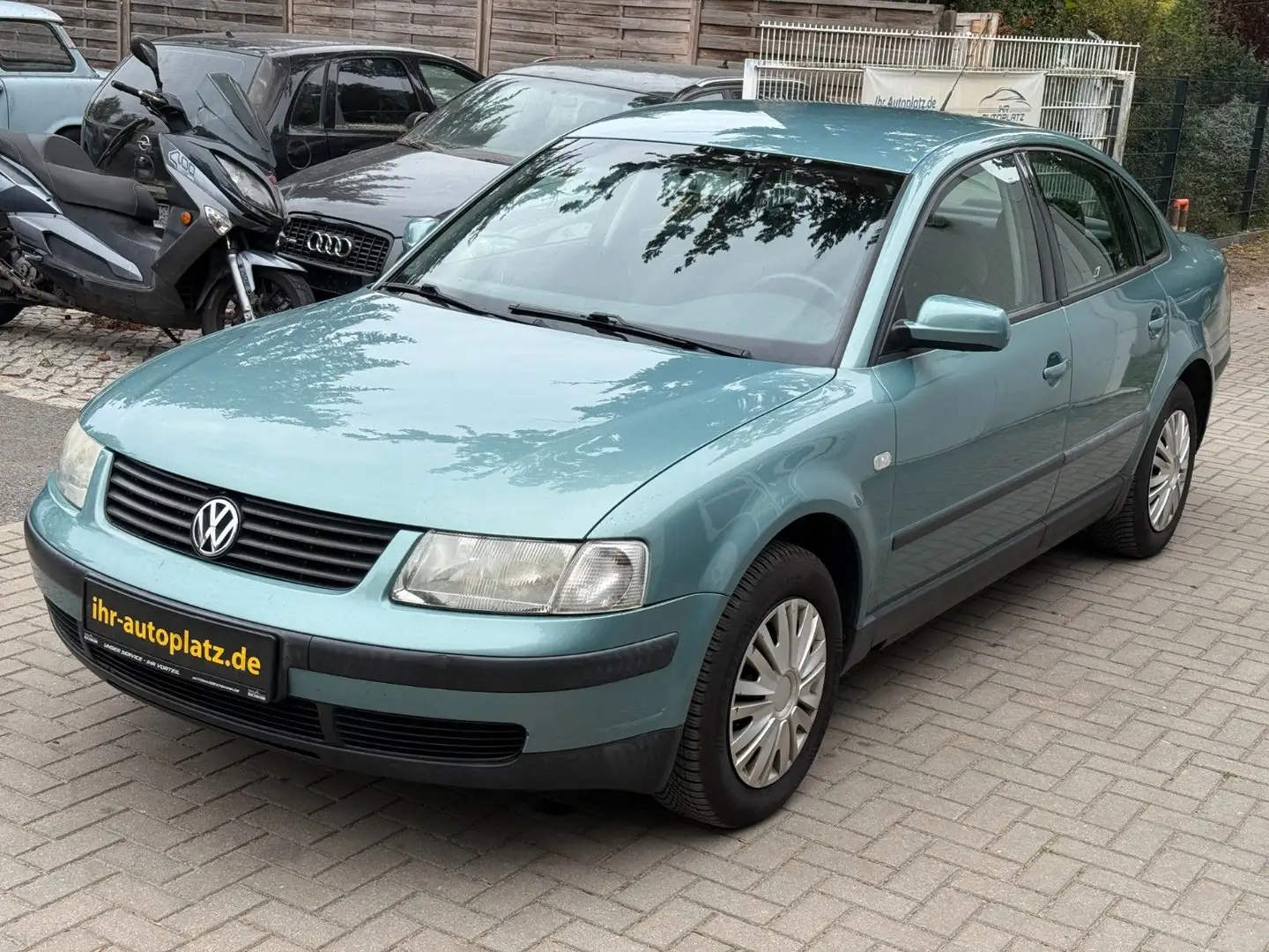Volkswagen Passat 1.6 Comfortline - 1