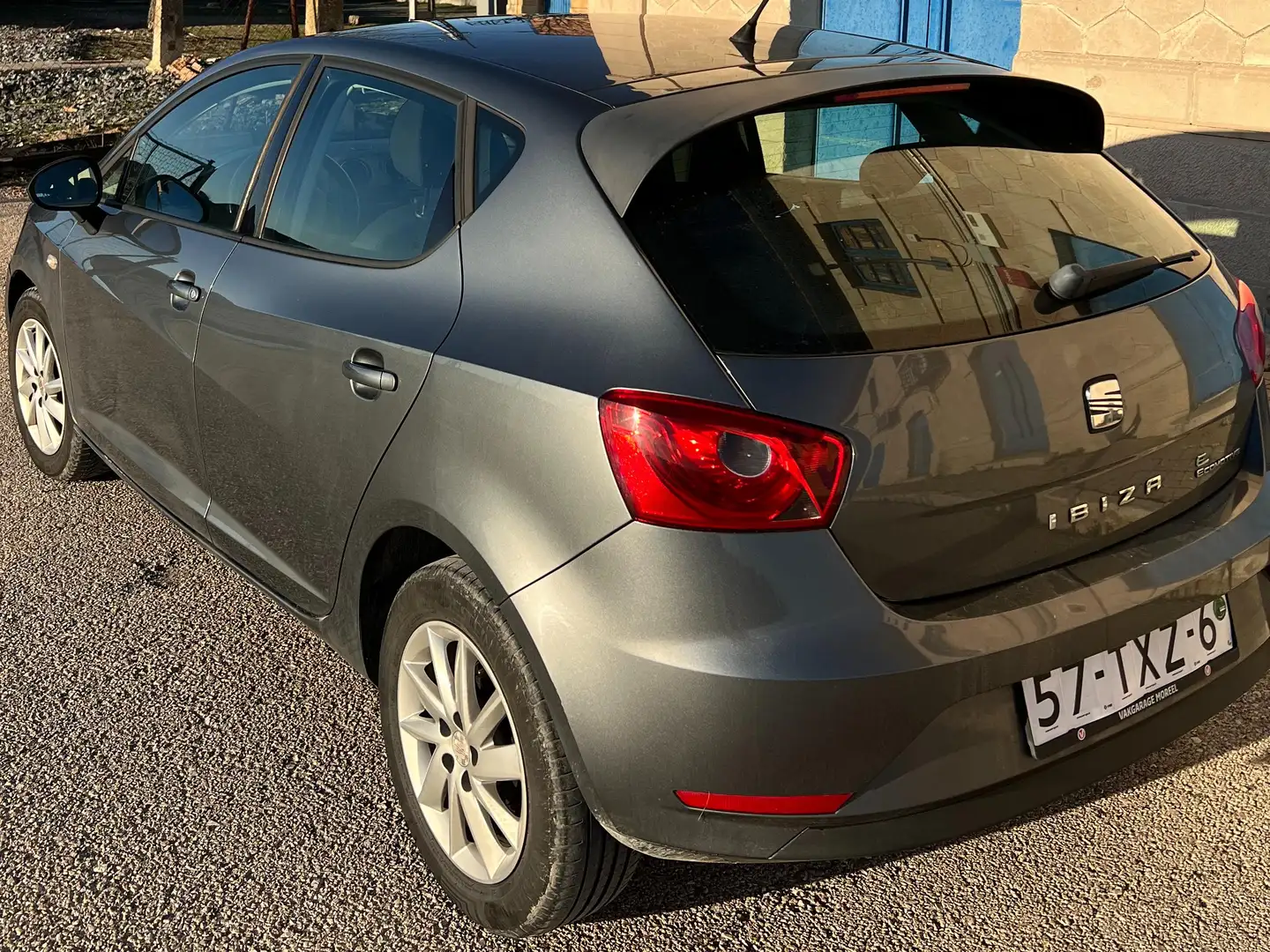 SEAT Ibiza Ibiza 1.2TDI CR Ecomotive Reference Reference Gris - 2