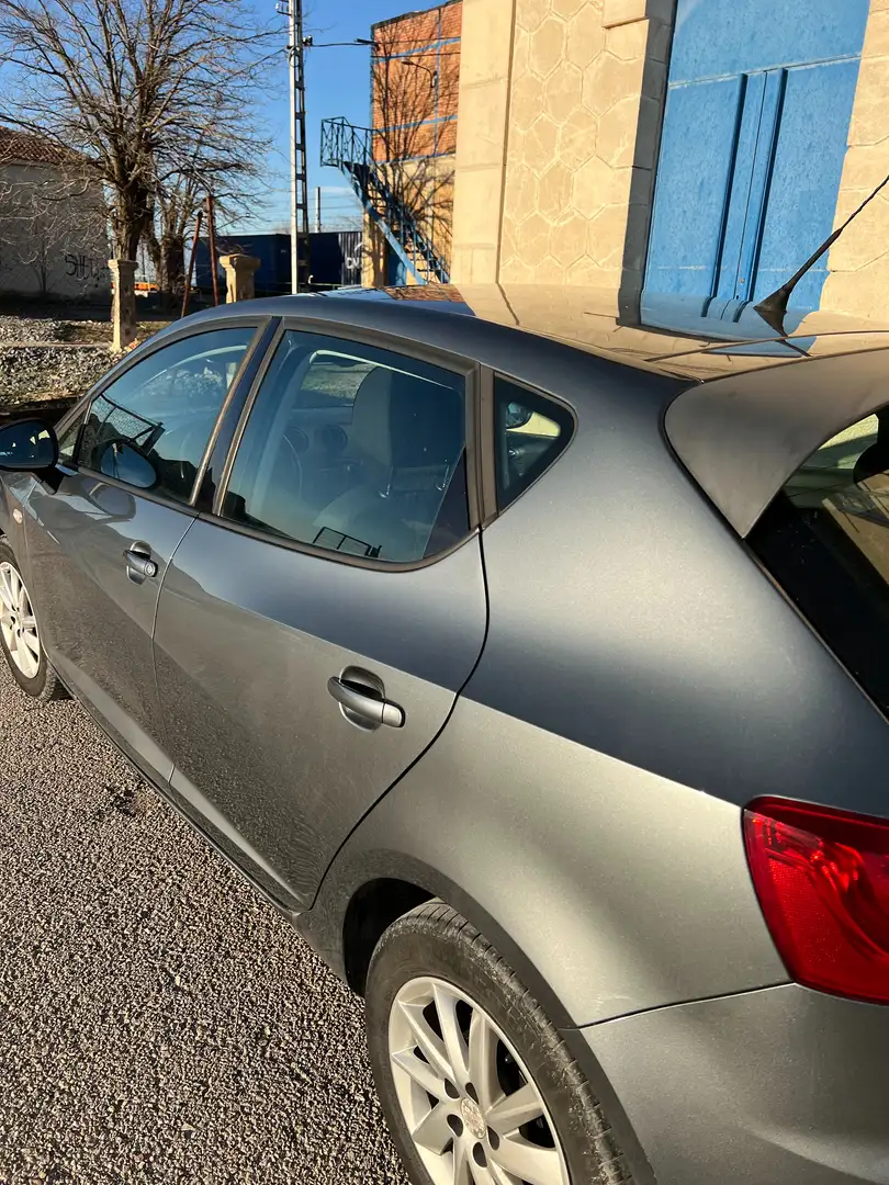 SEAT Ibiza Ibiza 1.2TDI CR Ecomotive Reference Reference Gris - 1