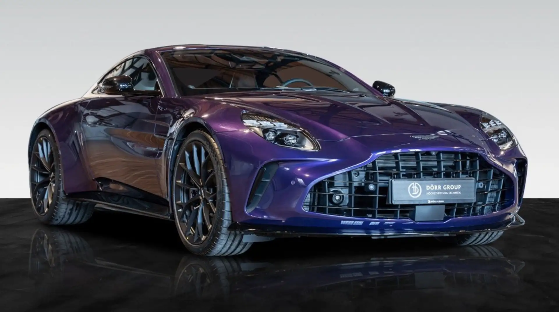 애스턴마틴 V8 Coupe 2025 바이올렛 사진 1