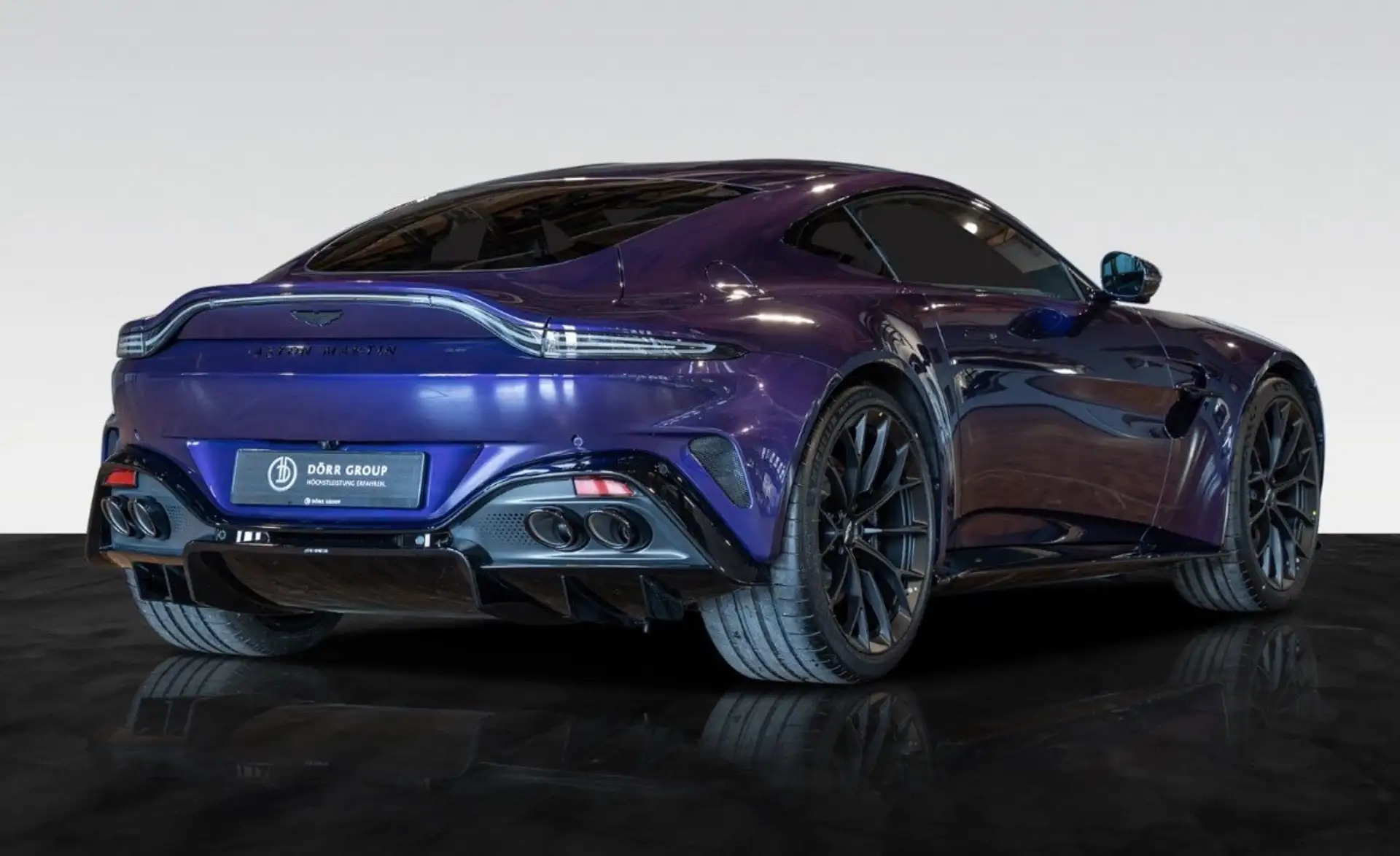 애스턴마틴 V8 Coupe 2025 바이올렛 사진 3