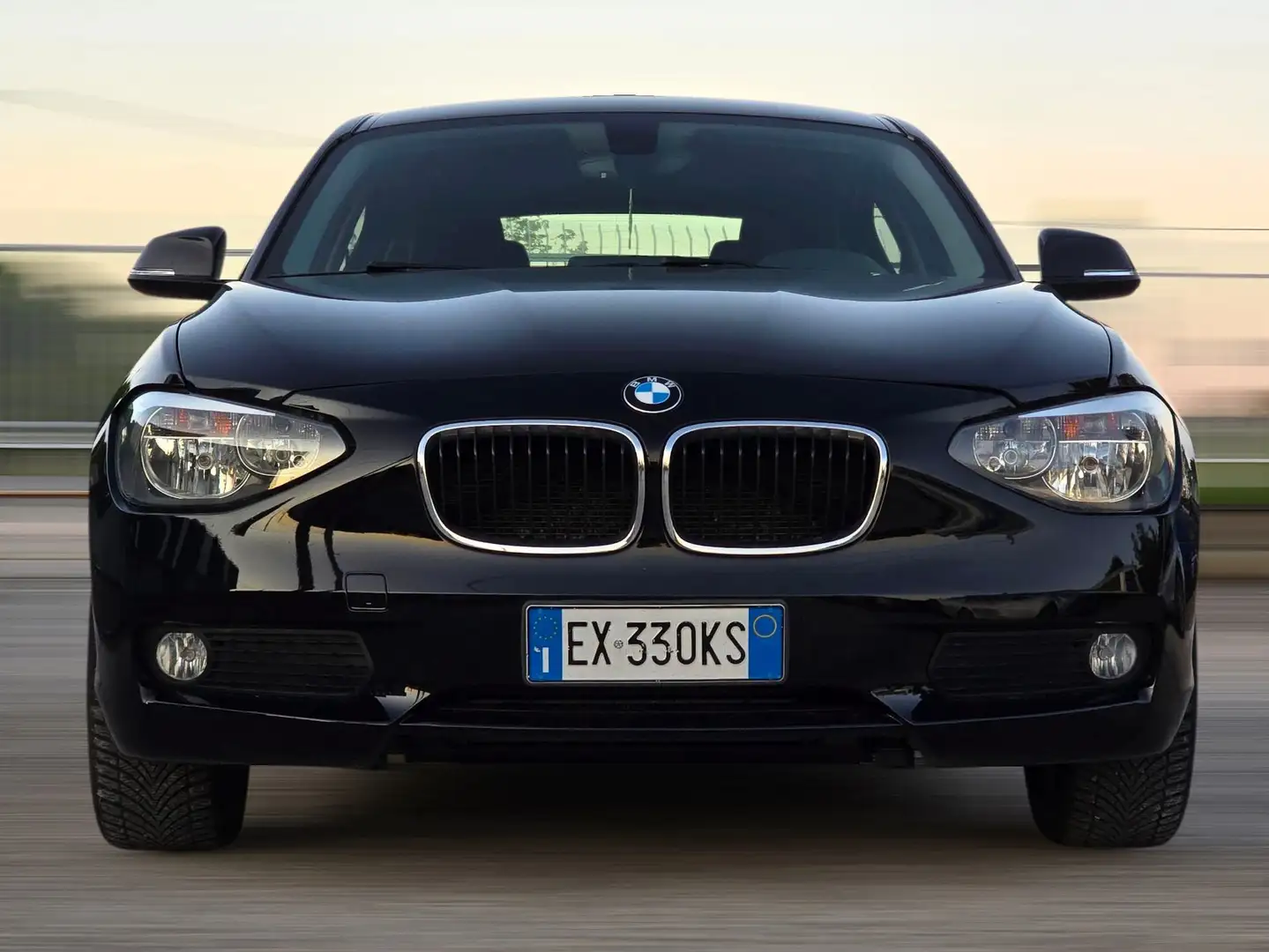 BMW 116 Serie 1 F/20-21 2011 116d 5p Joy Zwart - 2
