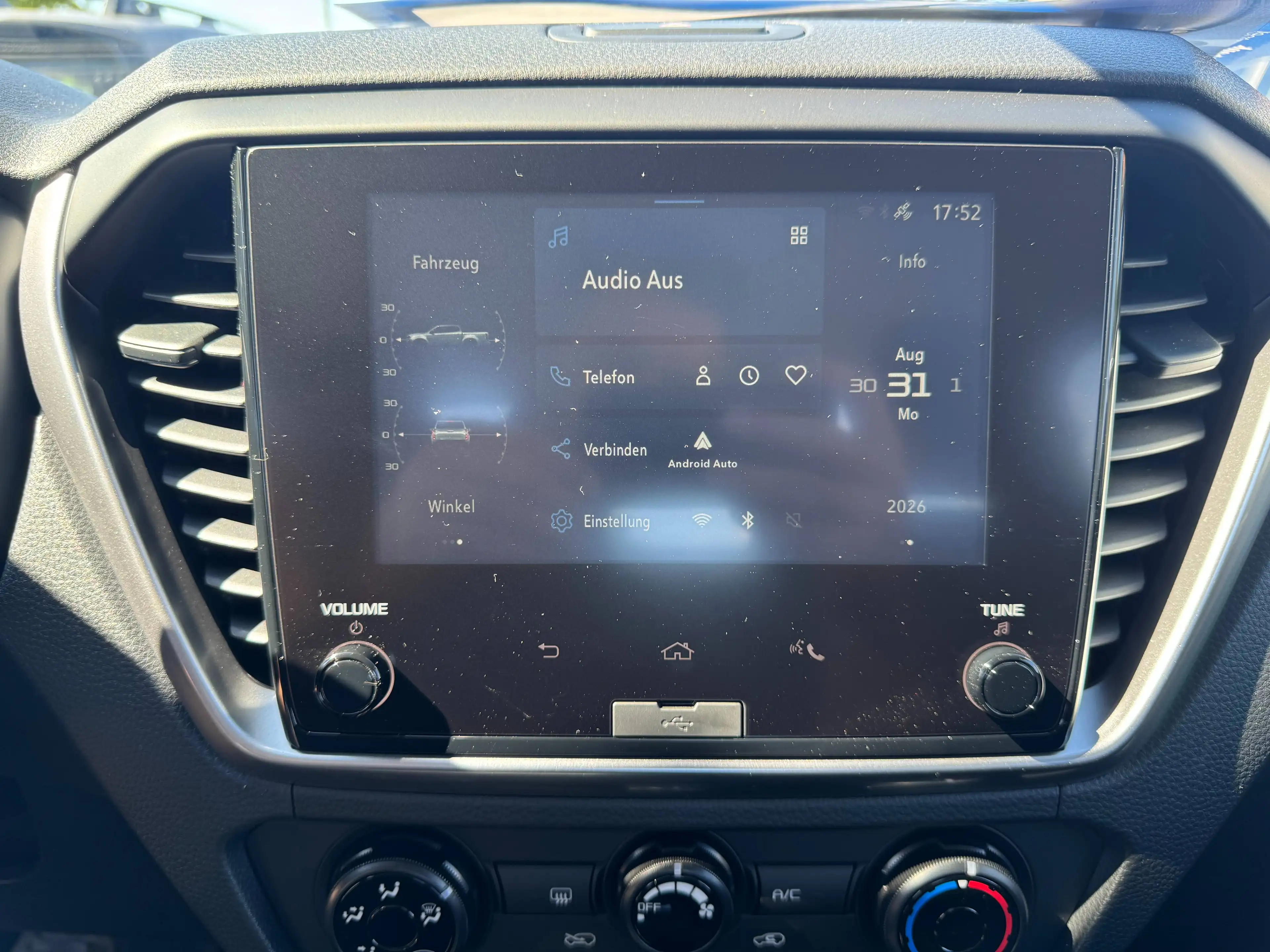 Isuzu D-Max Extended CAB 4WD LS — photo 8