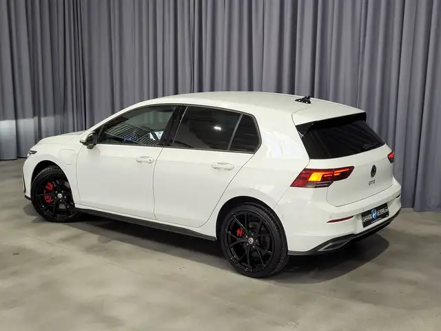 Volkswagen Golf view 3