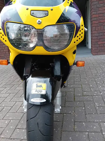 Honda CBR 900 RR - foto 3