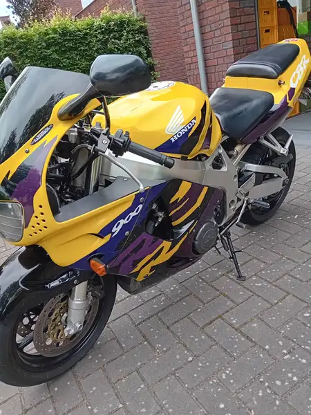 Honda CBR 900 RR - foto 6