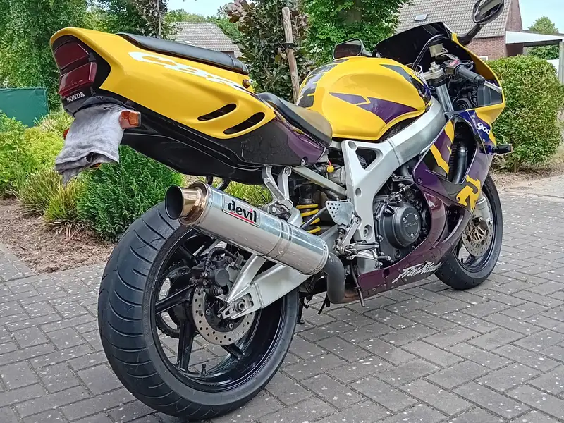 Honda CBR 900 RR