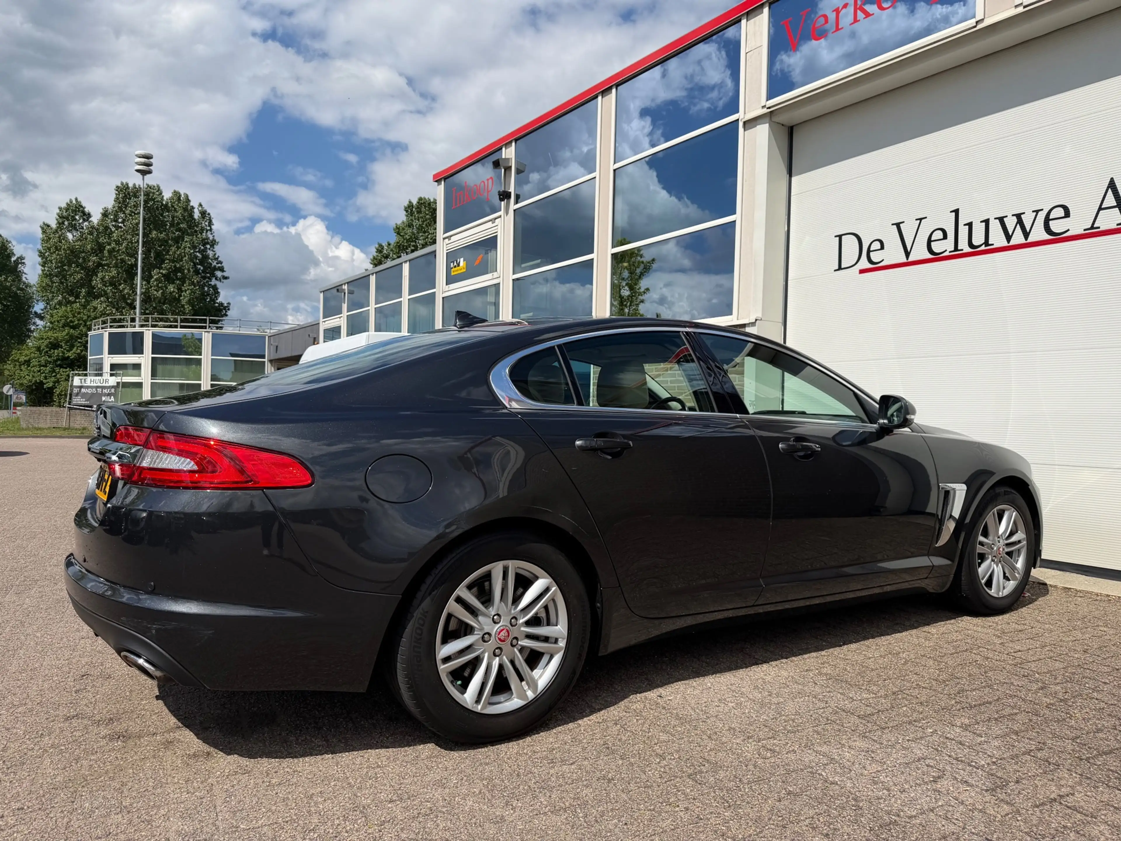 Jaguar XF 2.2D |Camera|Trekhaak|Keyless|Climate|Navigatie|BT — photo 19