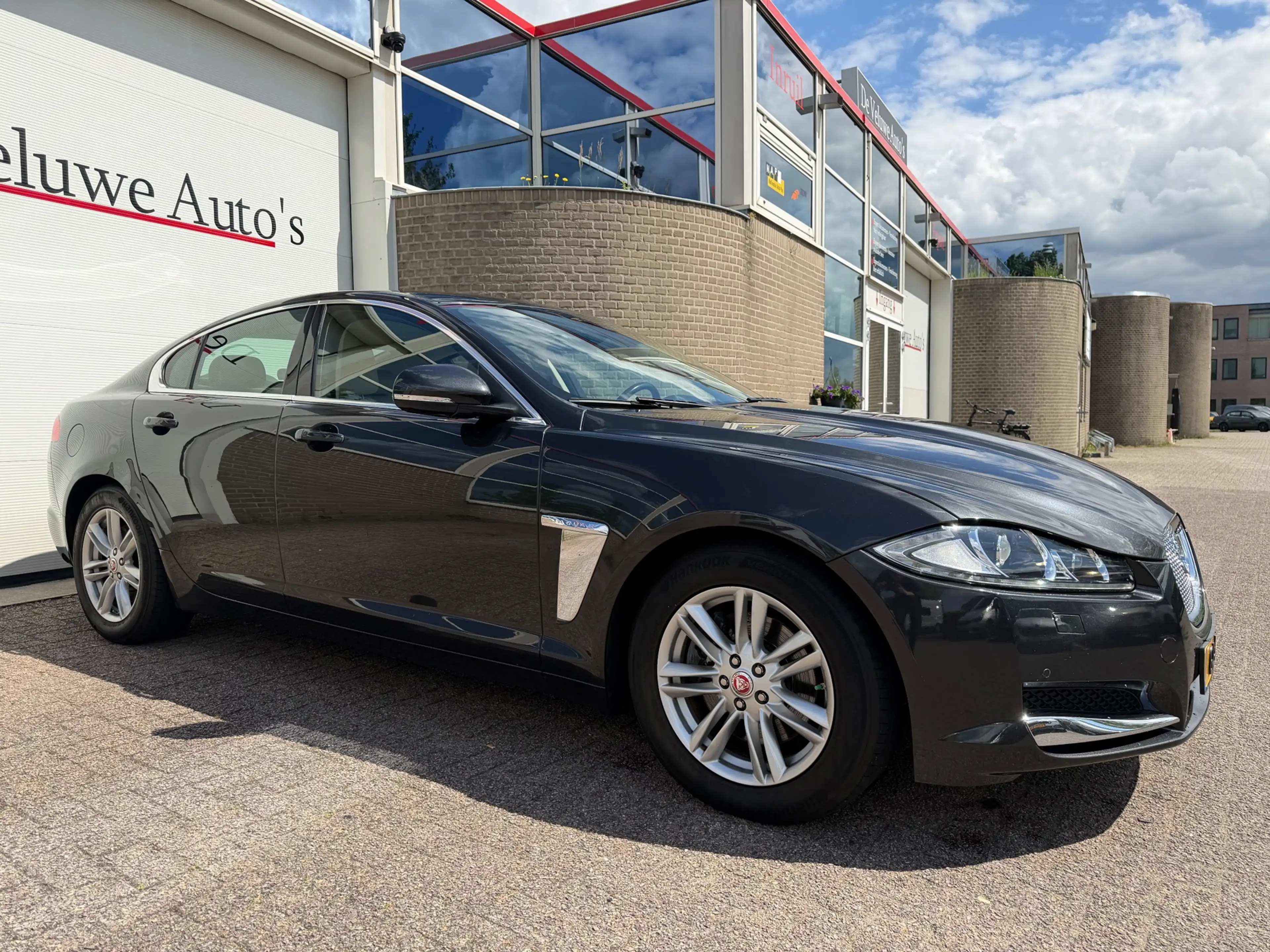 Jaguar XF 2.2D |Camera|Trekhaak|Keyless|Climate|Navigatie|BT — photo 23