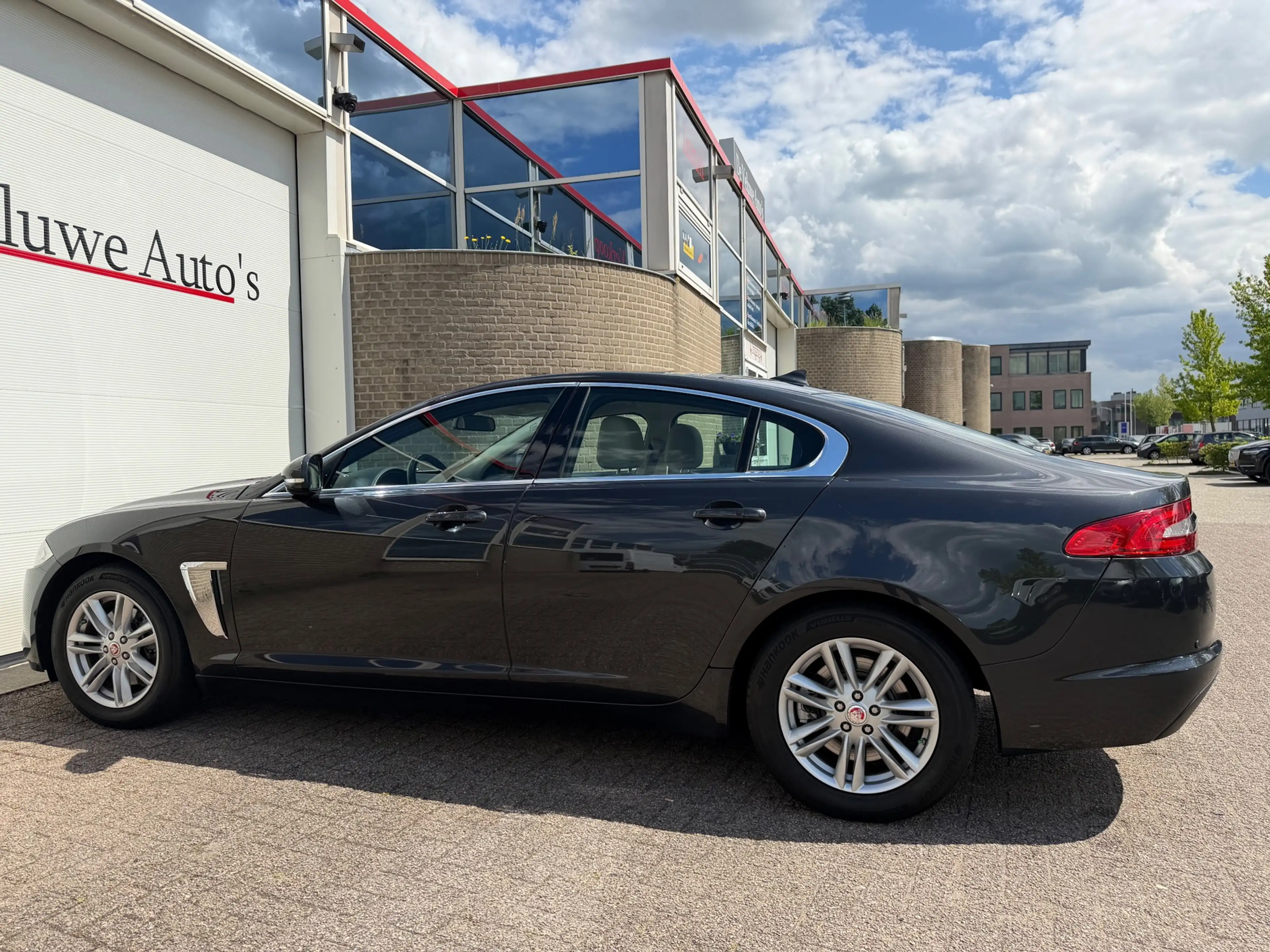 Jaguar XF 2.2D |Camera|Trekhaak|Keyless|Climate|Navigatie|BT — photo 12