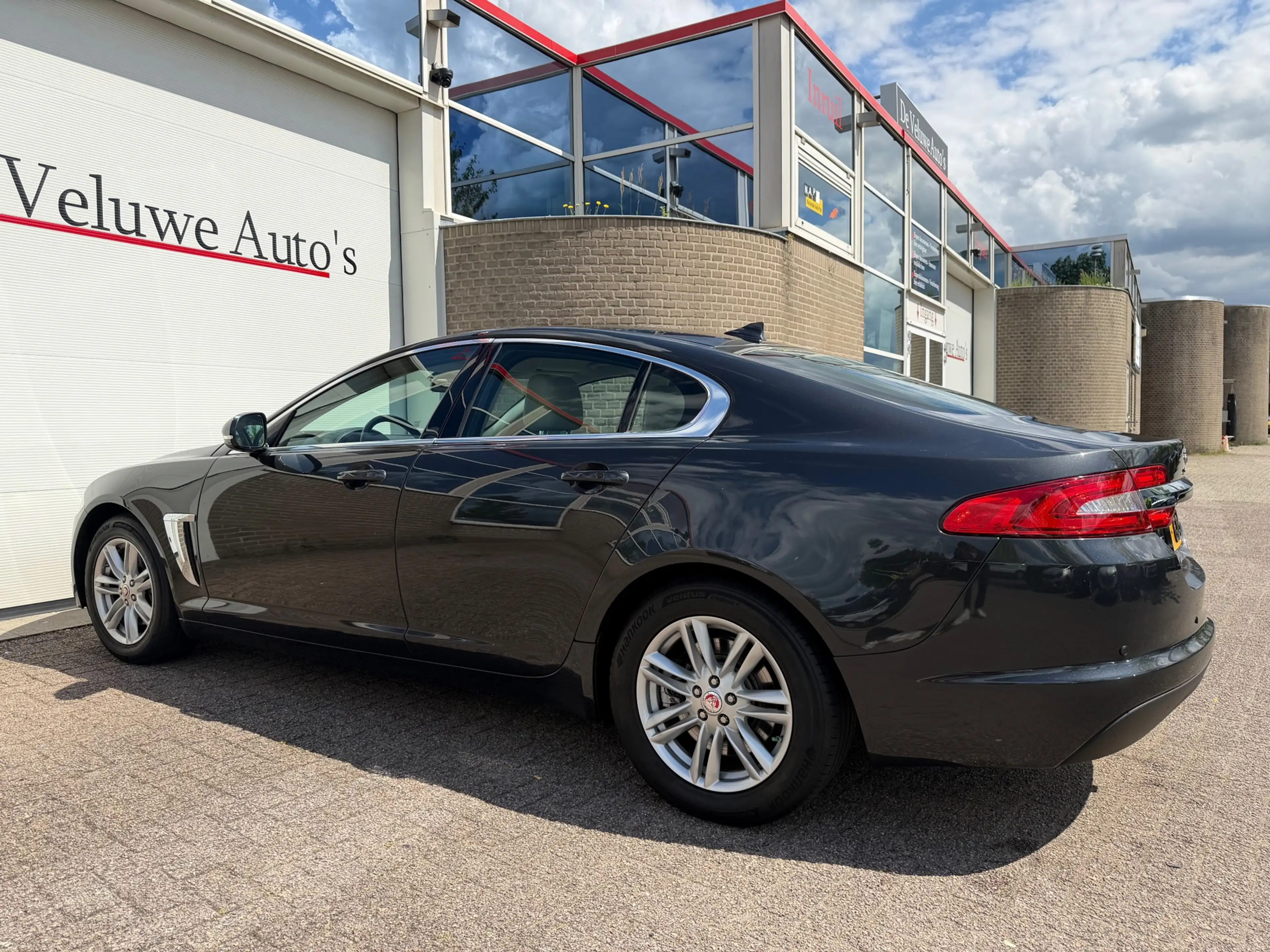 Jaguar XF 2.2D |Camera|Trekhaak|Keyless|Climate|Navigatie|BT — photo 14