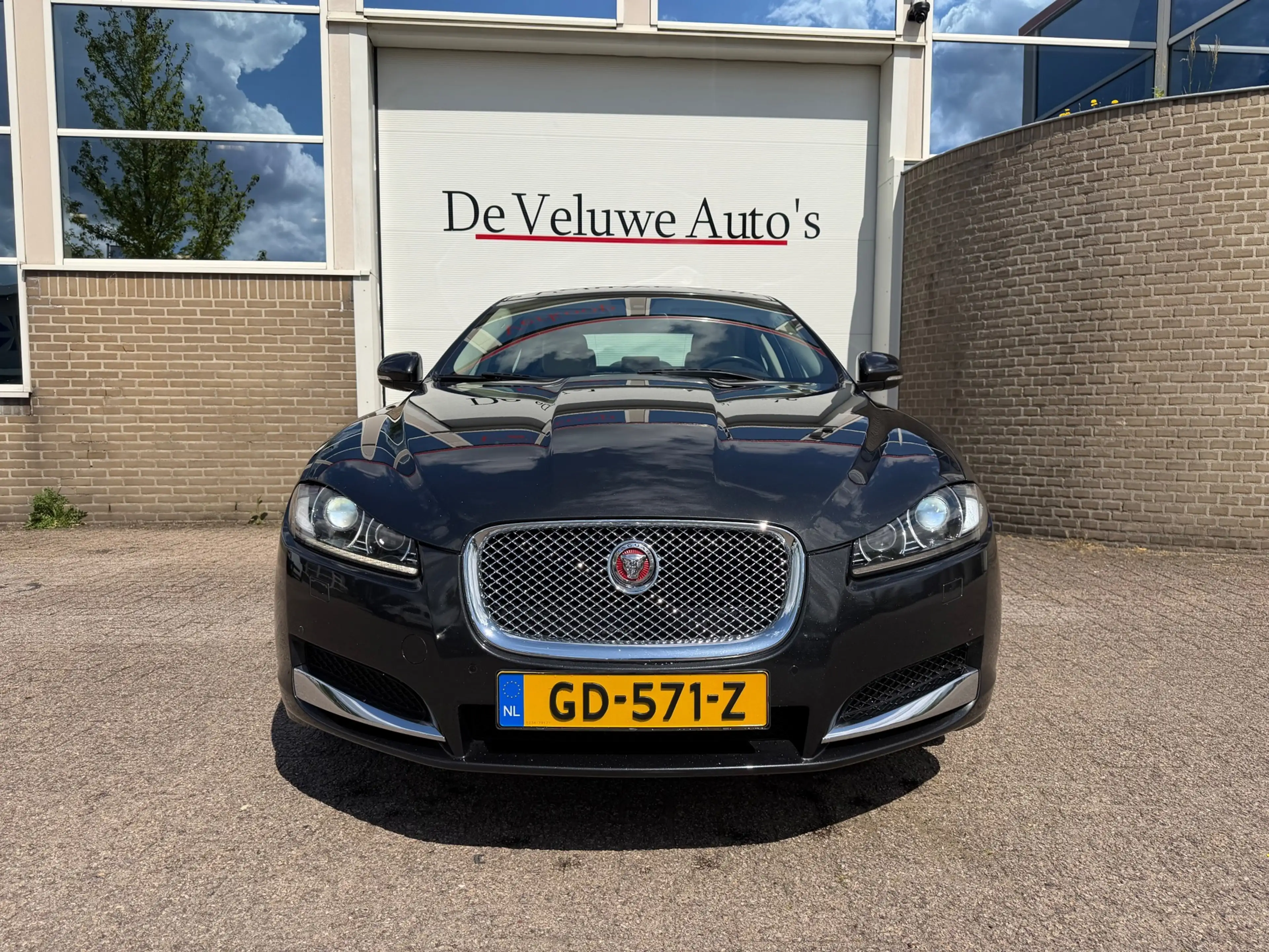 Jaguar XF 2.2D |Camera|Trekhaak|Keyless|Climate|Navigatie|BT — photo 5