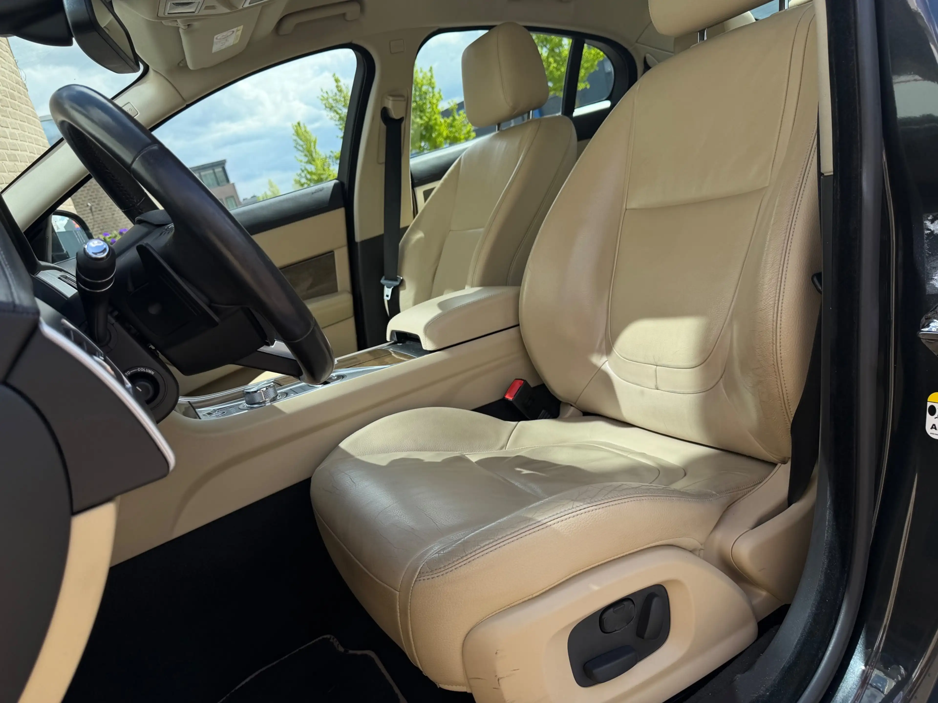 Jaguar XF 2.2D |Camera|Trekhaak|Keyless|Climate|Navigatie|BT — photo 30