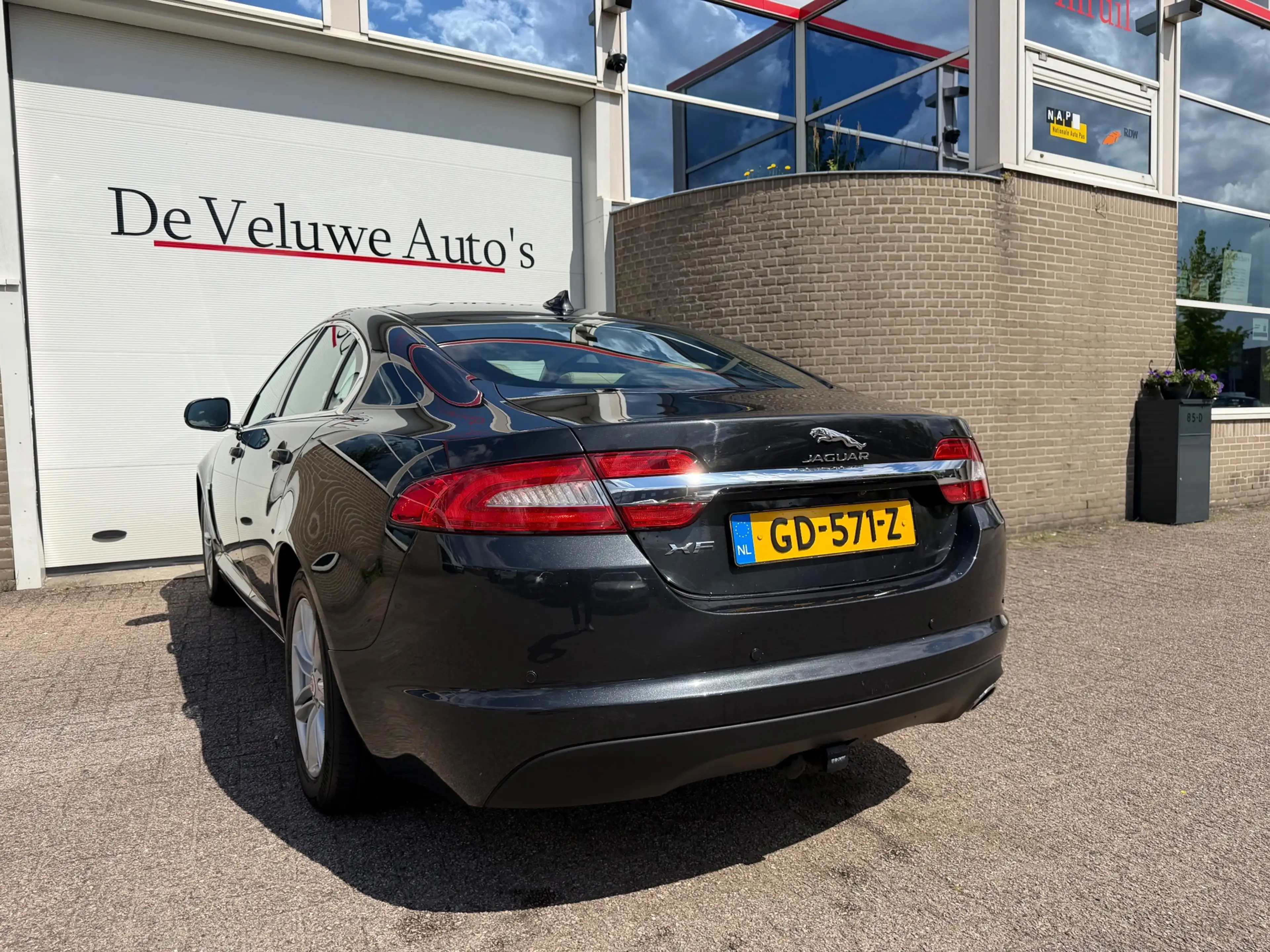 Jaguar XF 2.2D |Camera|Trekhaak|Keyless|Climate|Navigatie|BT — photo 16