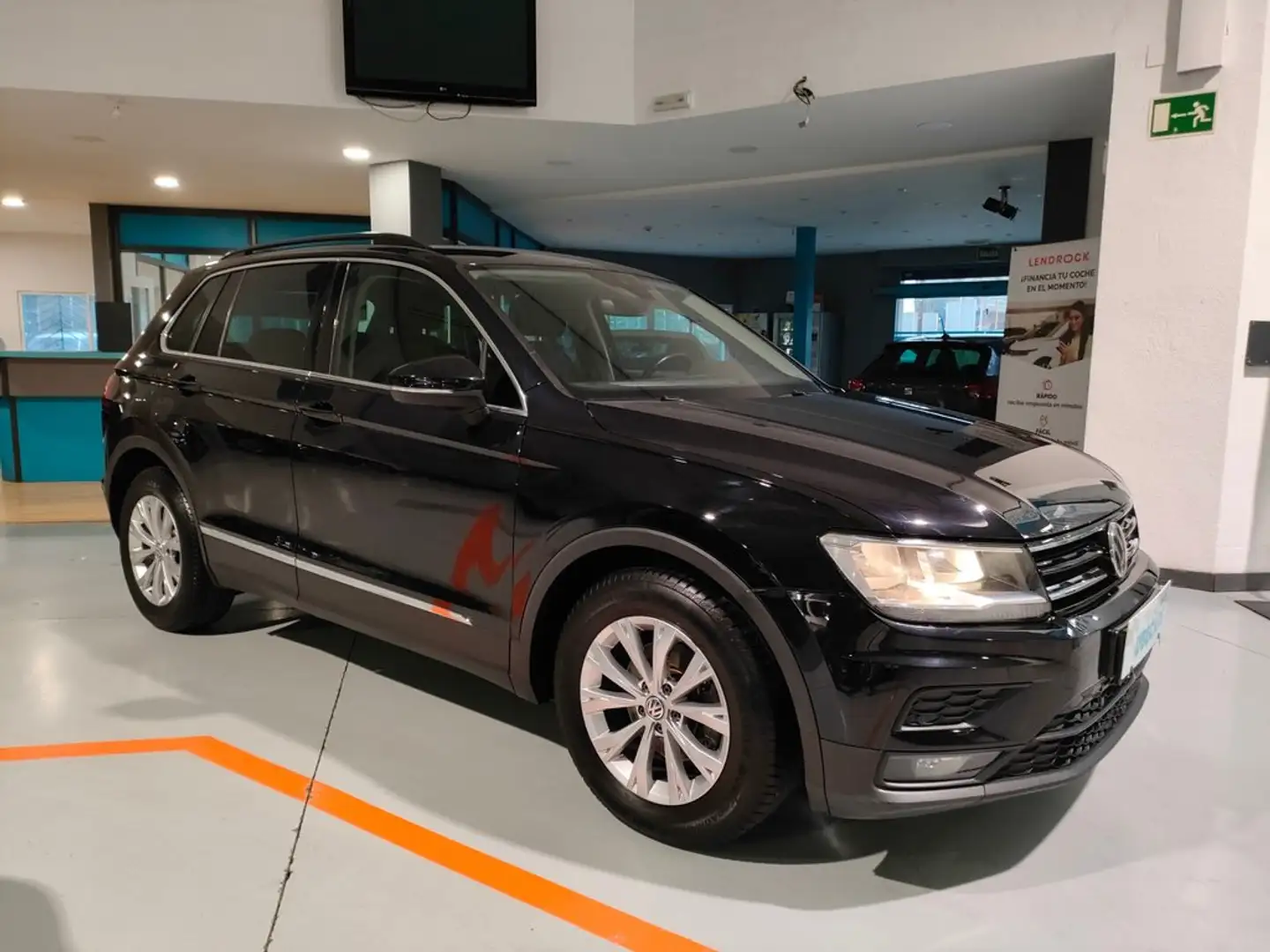 Volkswagen Tiguan 1.5 TSI Advance DSG 110kW Schwarz - 2