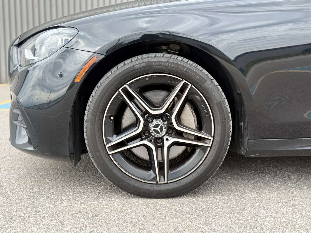 2023 Mercedes-Benz E-Class 4MATIC/ NO ACCIDENT/ LEATHER/ MAGS/ NAVIGATION/ BA — снимка 1