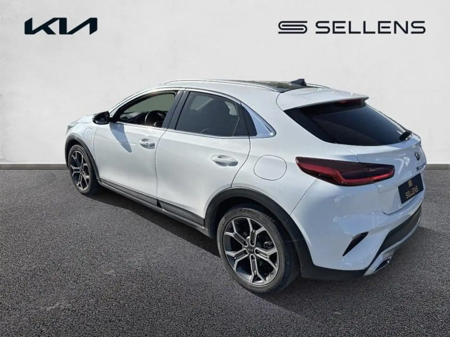 Kia Ceed / cee'd 1.6 GDi 105ch + Plug-In 60.5ch Design DCT6 Білий - 2