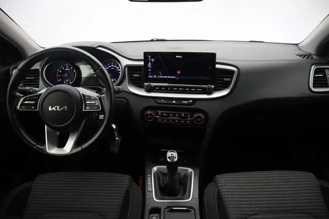 Kia Ceed view 2