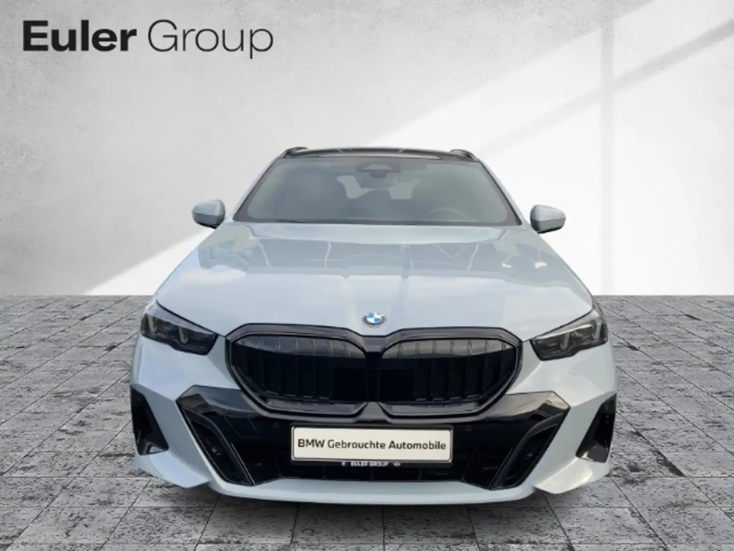 BMW 520 i M-Sport PRP Sommer19'' AHK Pano ICONIC H/K Grau - 2