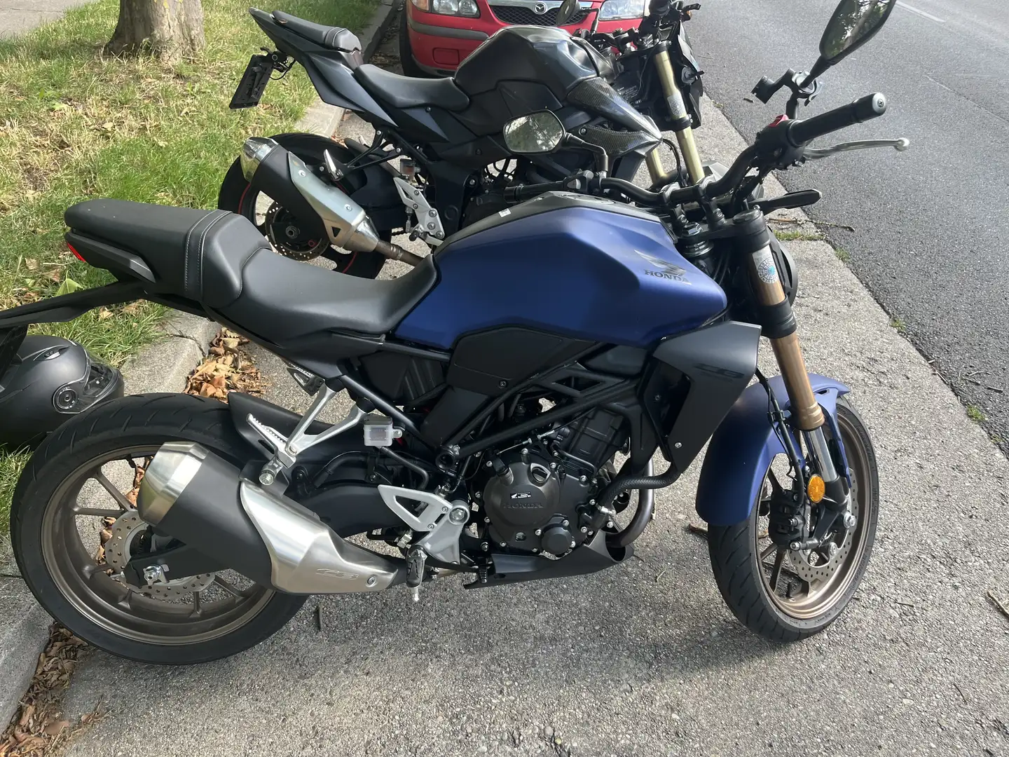 Honda CB 300 Bleu - 1