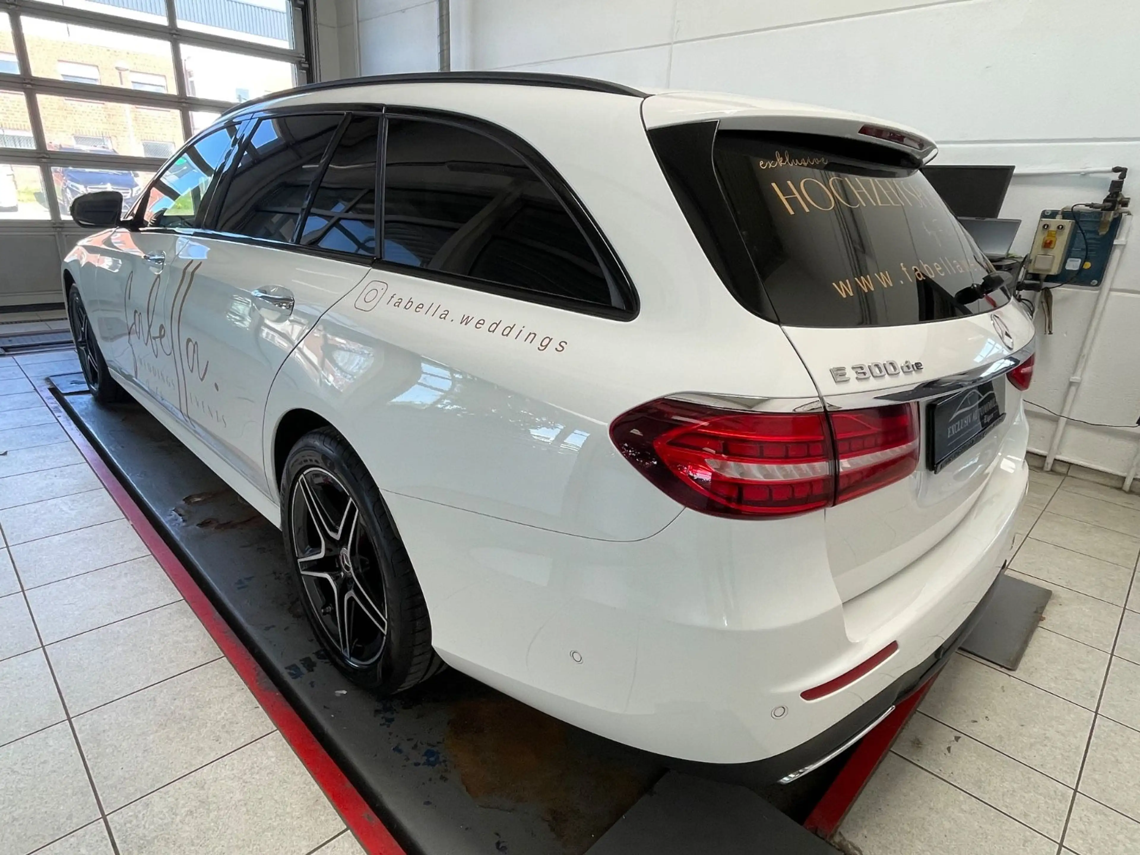 Mercedes-Benz E 300 de*T-Modell*4Matic*AMG*AHK*Head Up*Night* — photo 6