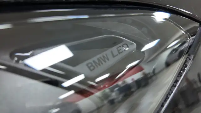 BMW 3 Series view 11