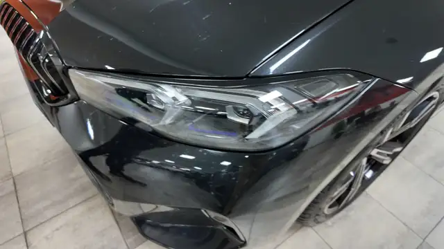 BMW 3 Series view 10