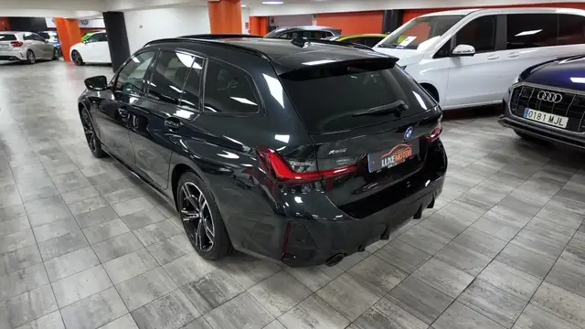 BMW 3 Series view 4