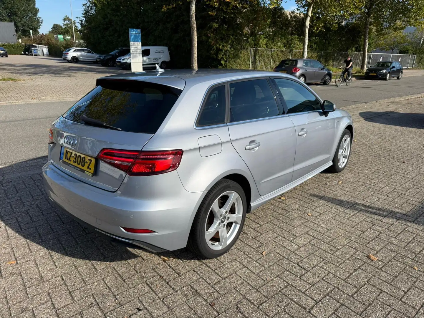 Audi A3 Sportback 1.4 e-tron Lease Edition, NAP, NAVI, Net Grijs - 2