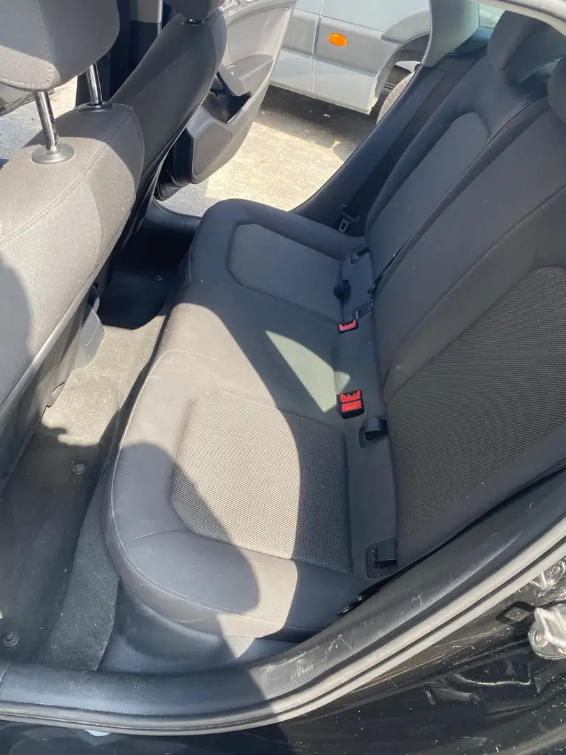 Audi A3 1.9 TDI Ambiente - 2