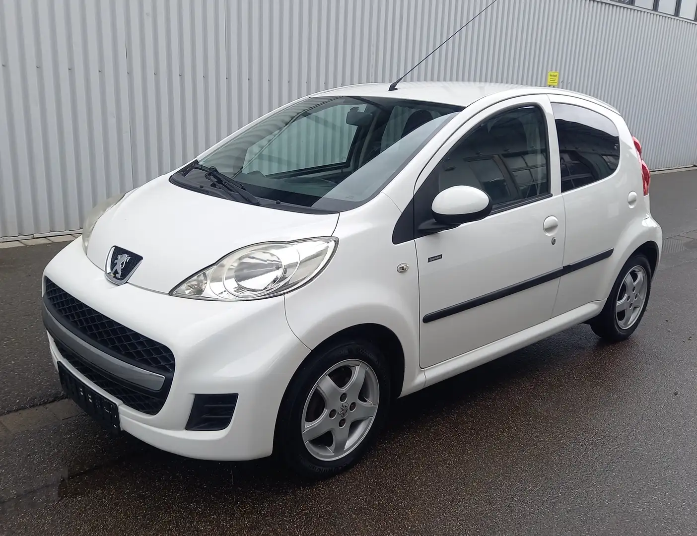 Peugeot 107 Sportium Weiß - 2