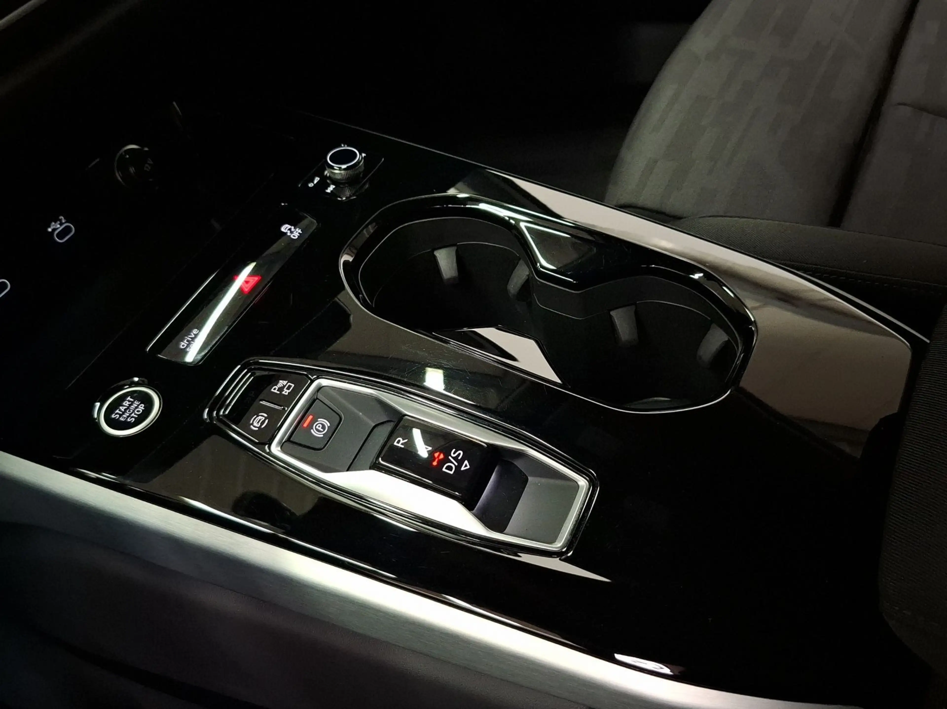 Audi A6 TDI Q LM19 AHK BF-DISPLAY MATRIX KAMERA — photo 12