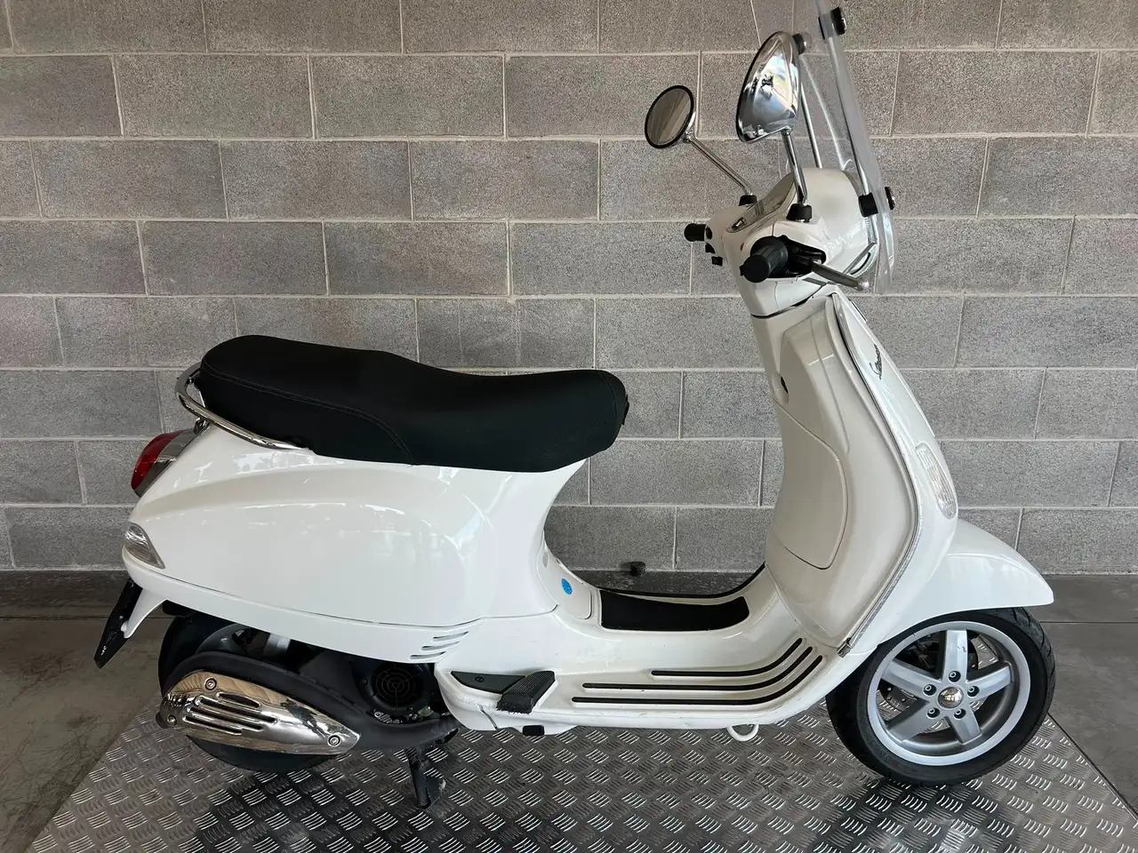 Vespa LX 125