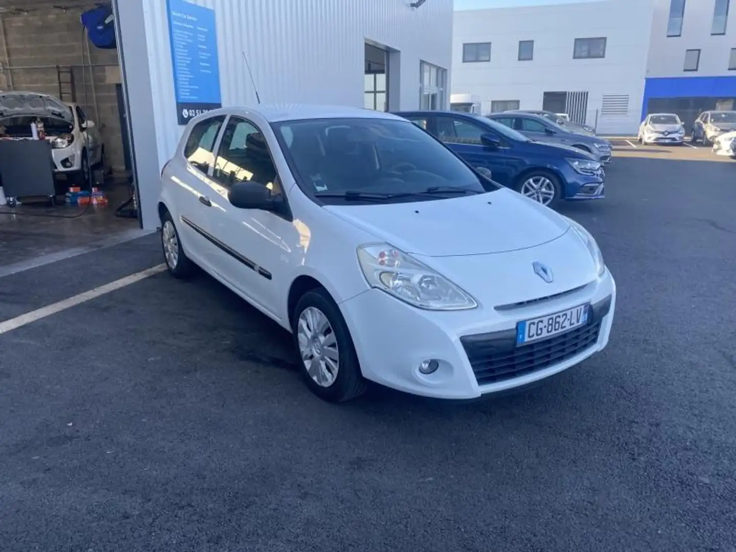 Renault Clio 1.5 dCi 75ch Air eco² 3p Blanc - 2