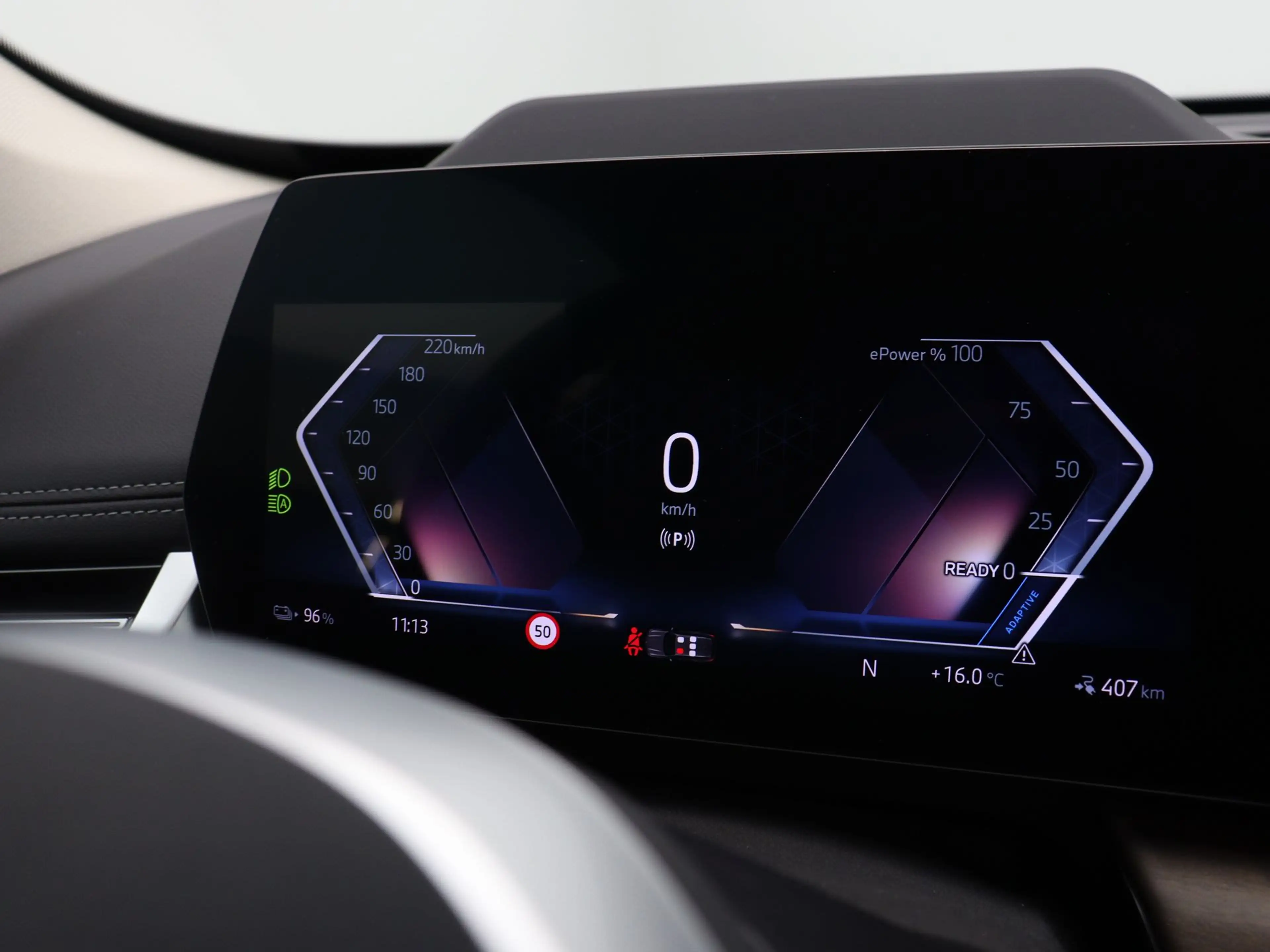 BMW iX1 xDrive30 Launch Edition 67 kWh xLine SoH 100% — photo 3