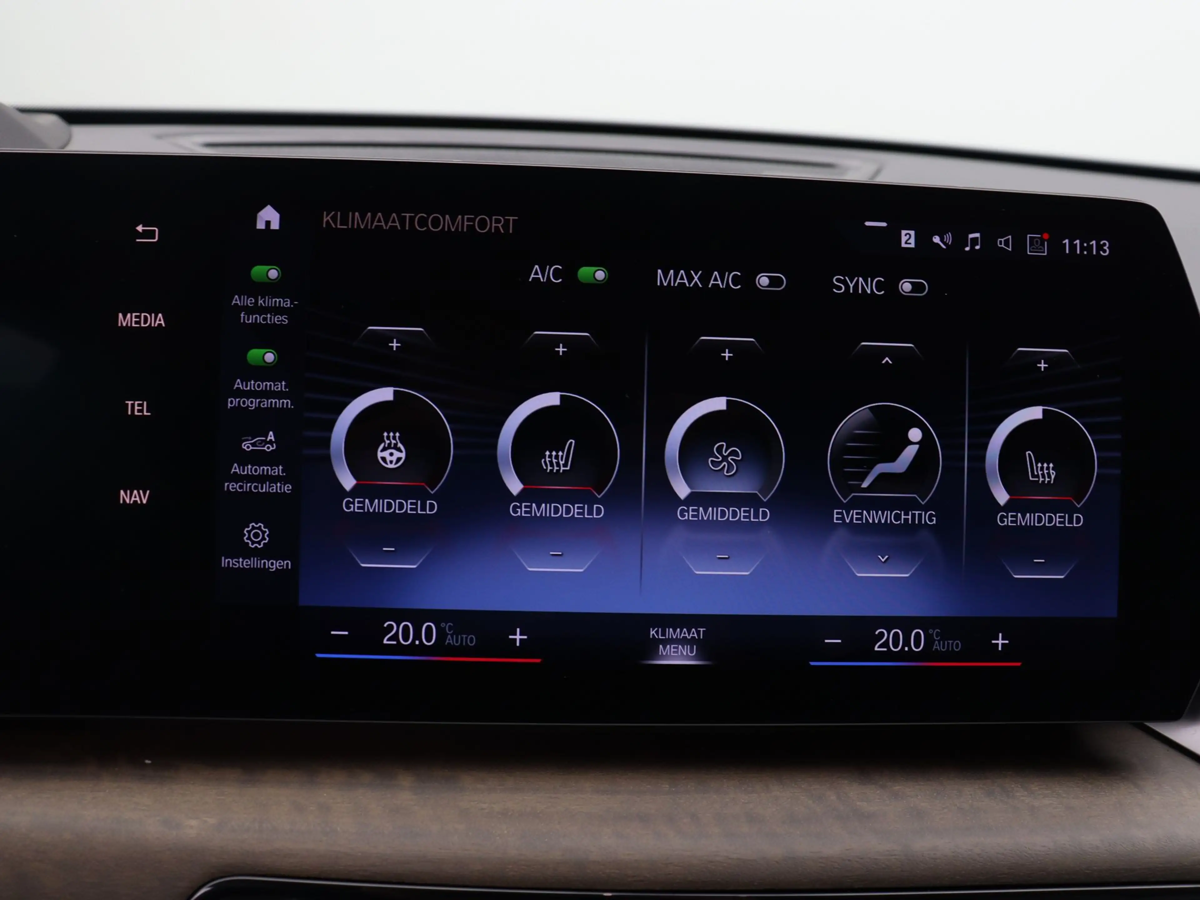 BMW iX1 xDrive30 Launch Edition 67 kWh xLine SoH 100% — photo 13