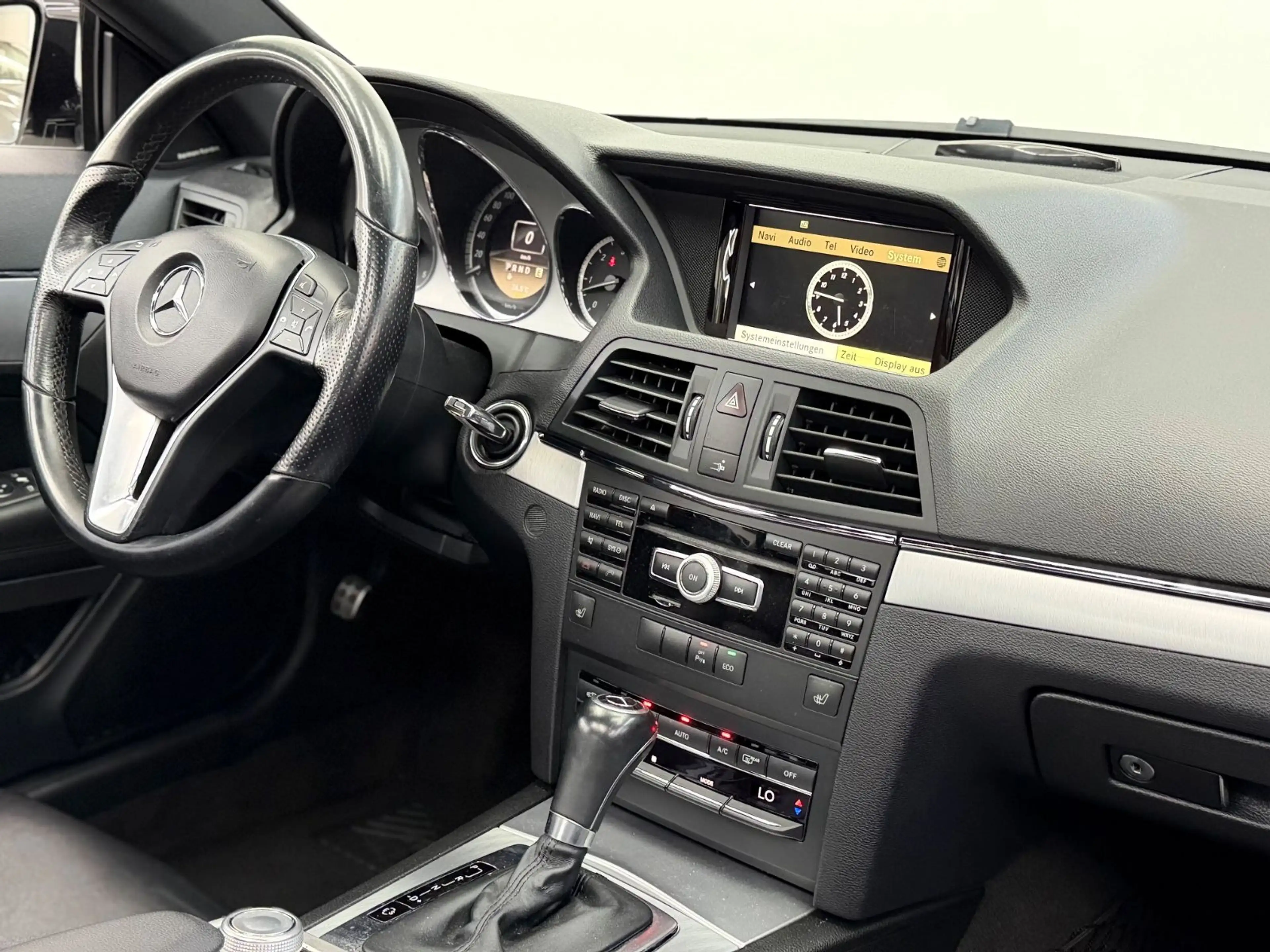 Mercedes-Benz E 350 E Coupe E 350 CDI BlueEfficiency — photo 12