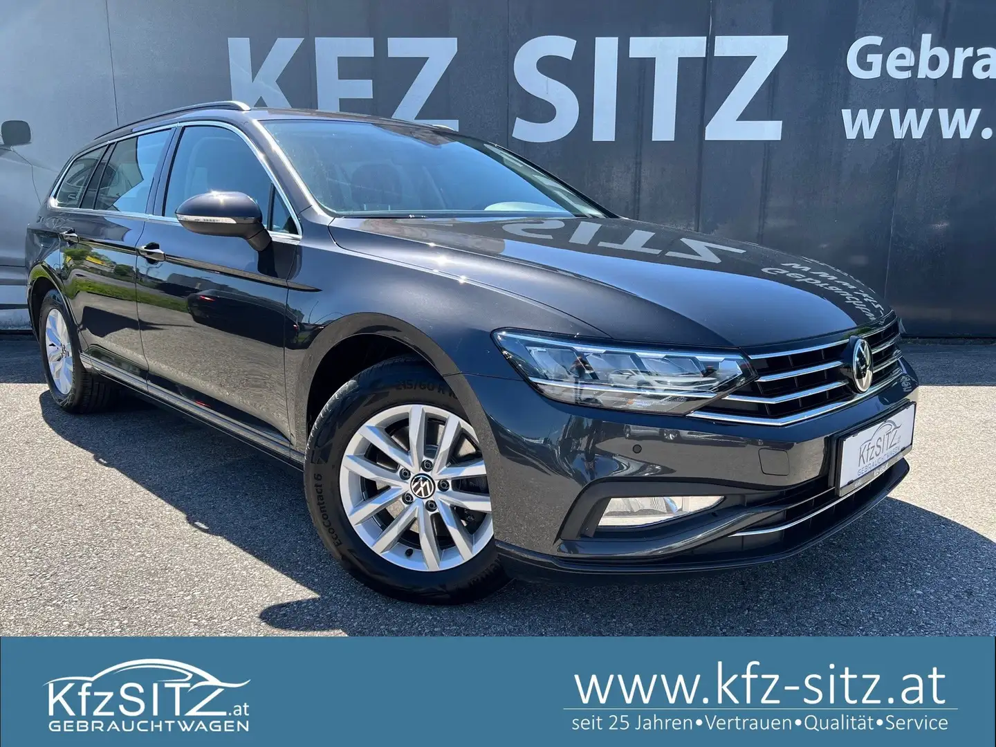 Volkswagen Passat Variant Business 2,0 SCR TDI DSG | AHK Grau - 1