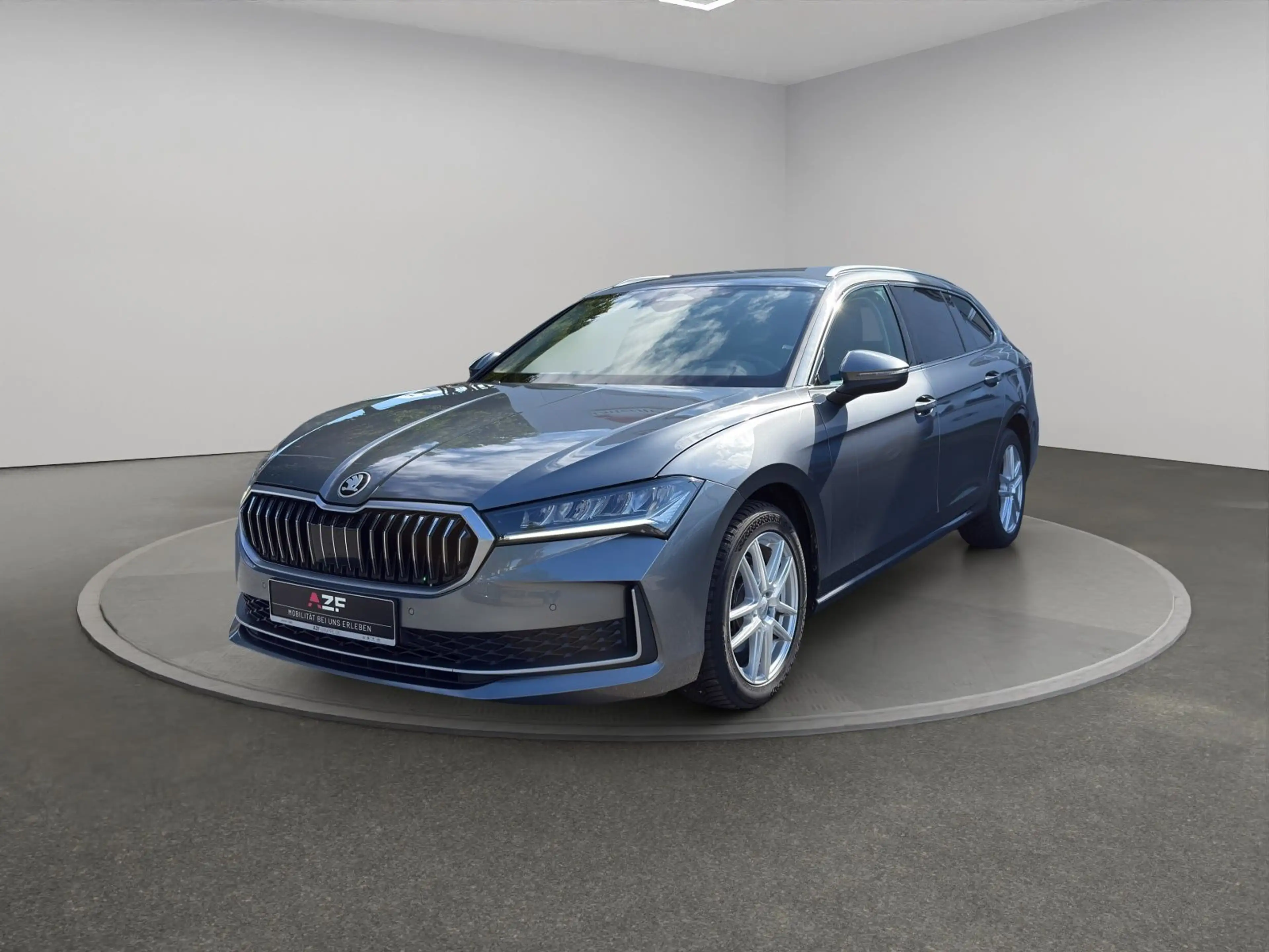 Skoda Superb Combi 1.5 TSI mHEV DSG Selection AHK+NAVI — photo 2
