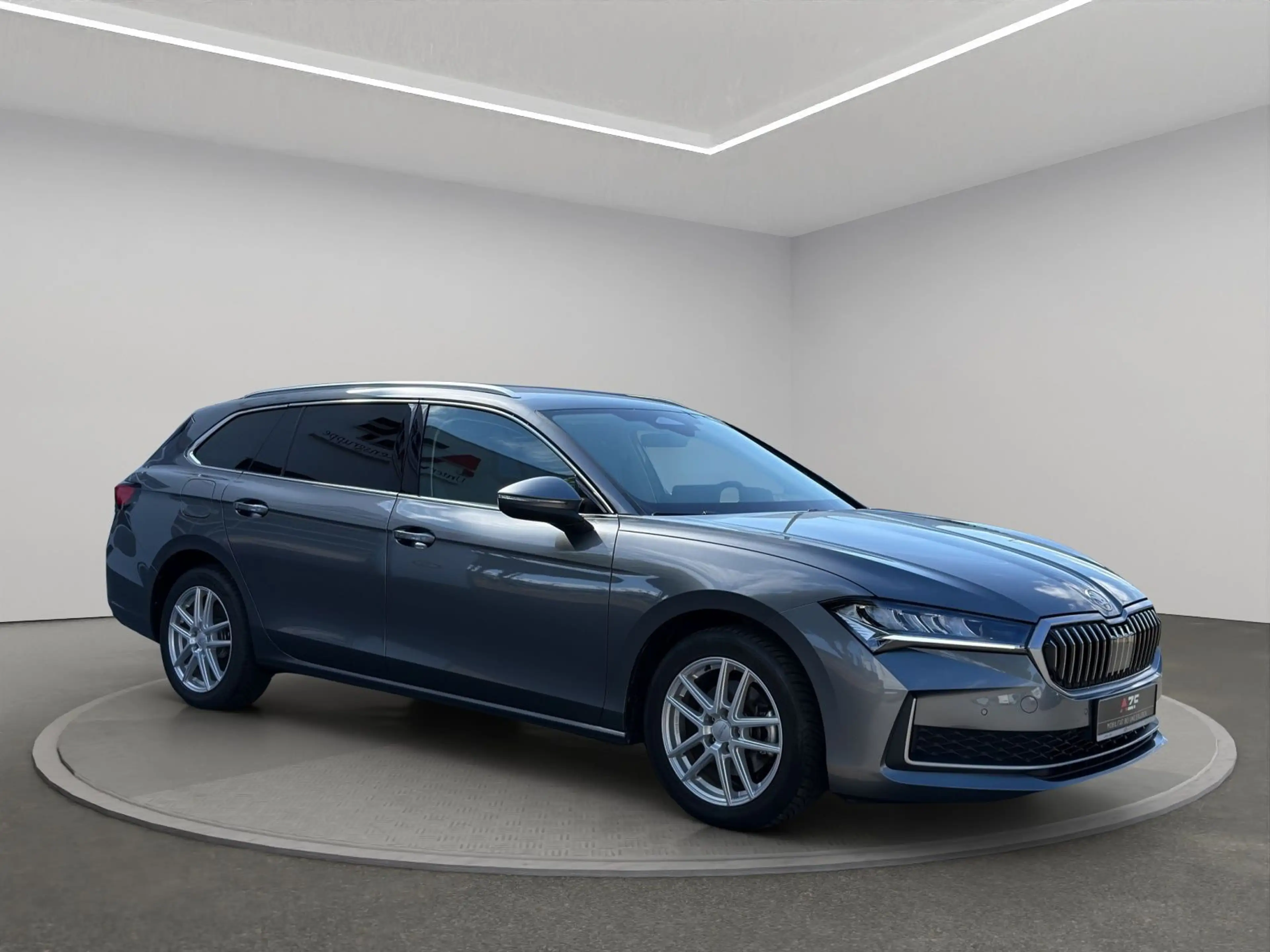 Skoda Superb Combi 1.5 TSI mHEV DSG Selection AHK+NAVI — photo 3