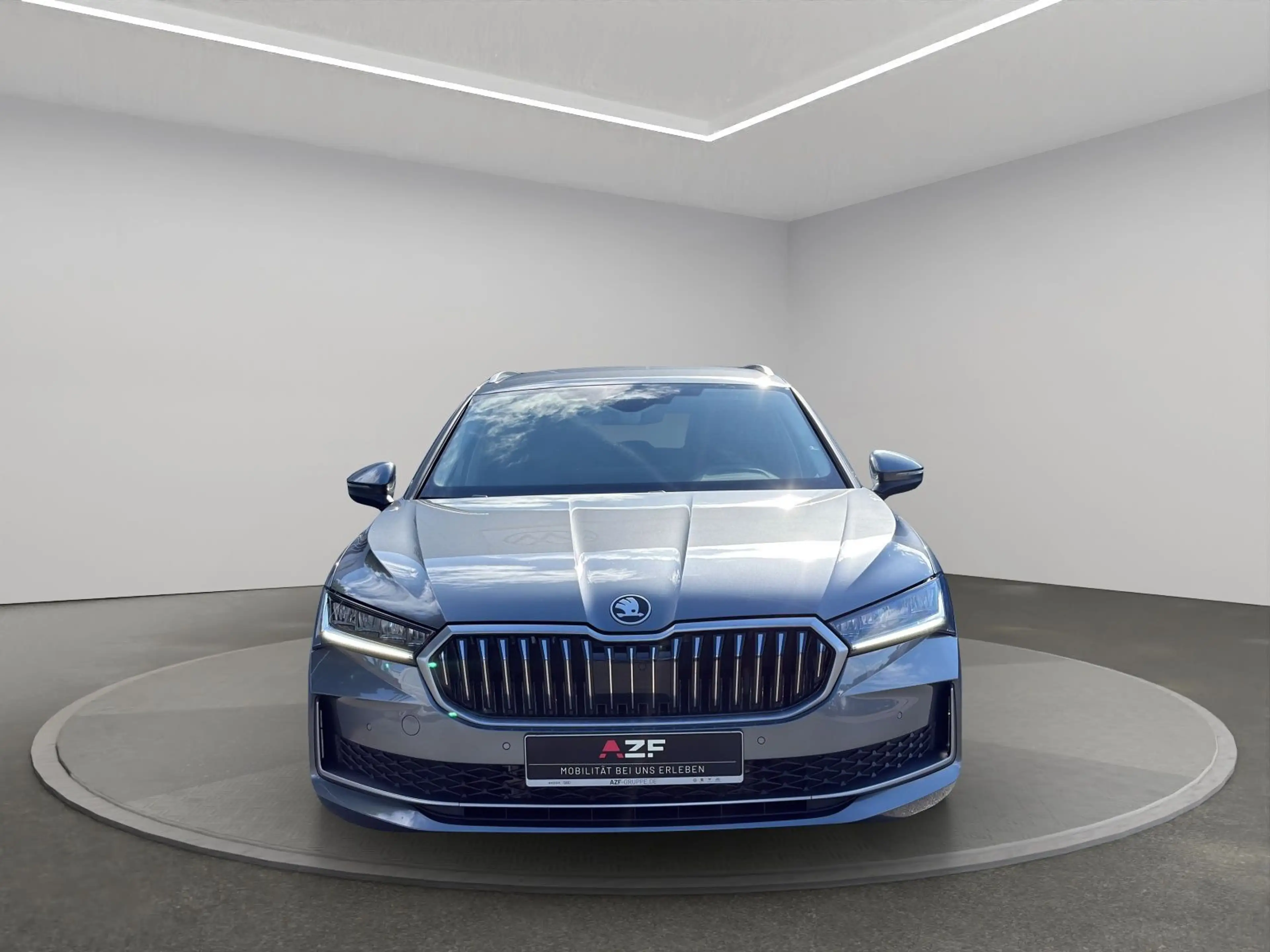 Skoda Superb Combi 1.5 TSI mHEV DSG Selection AHK+NAVI — photo 6