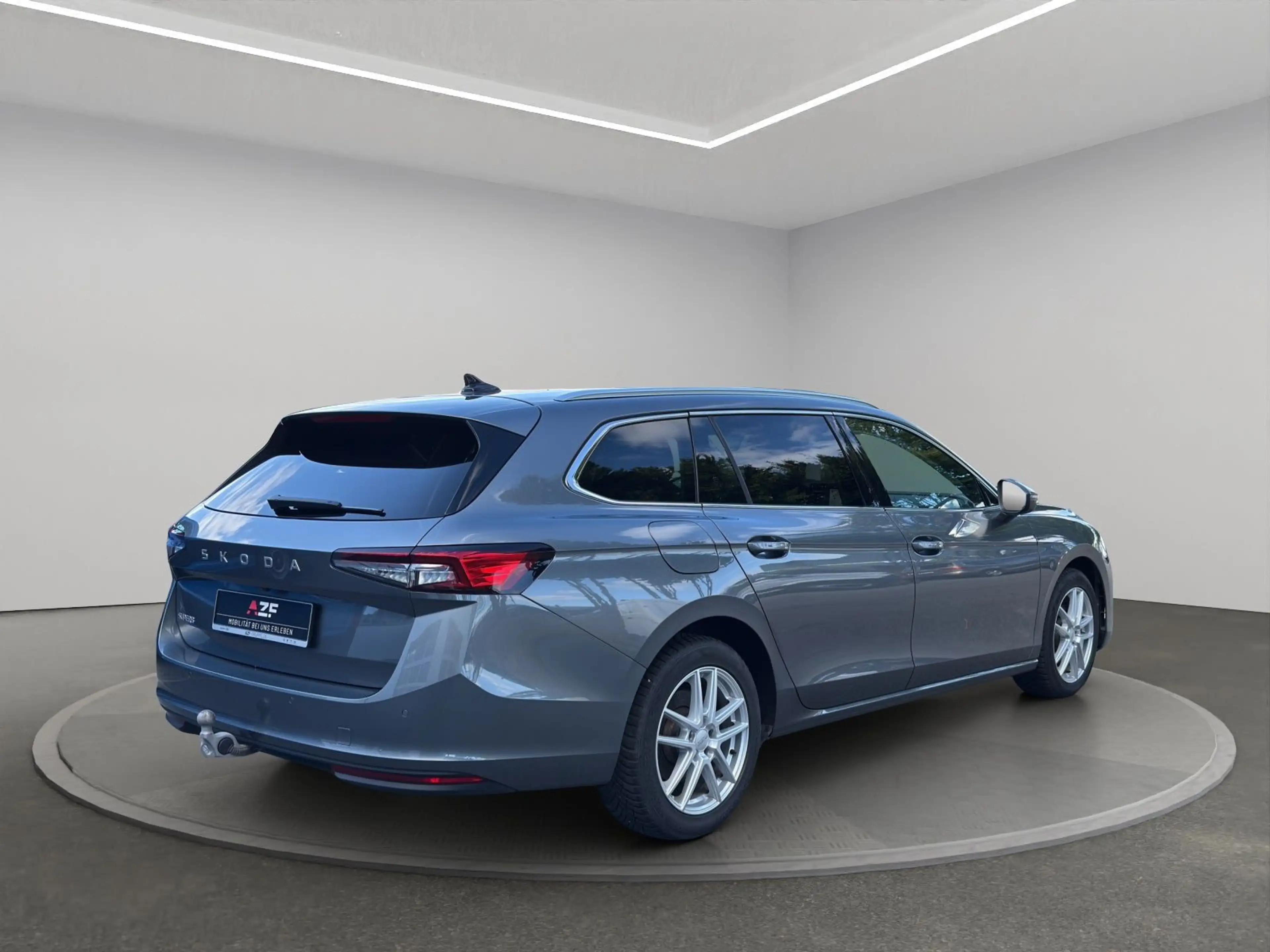 Skoda Superb Combi 1.5 TSI mHEV DSG Selection AHK+NAVI — photo 4