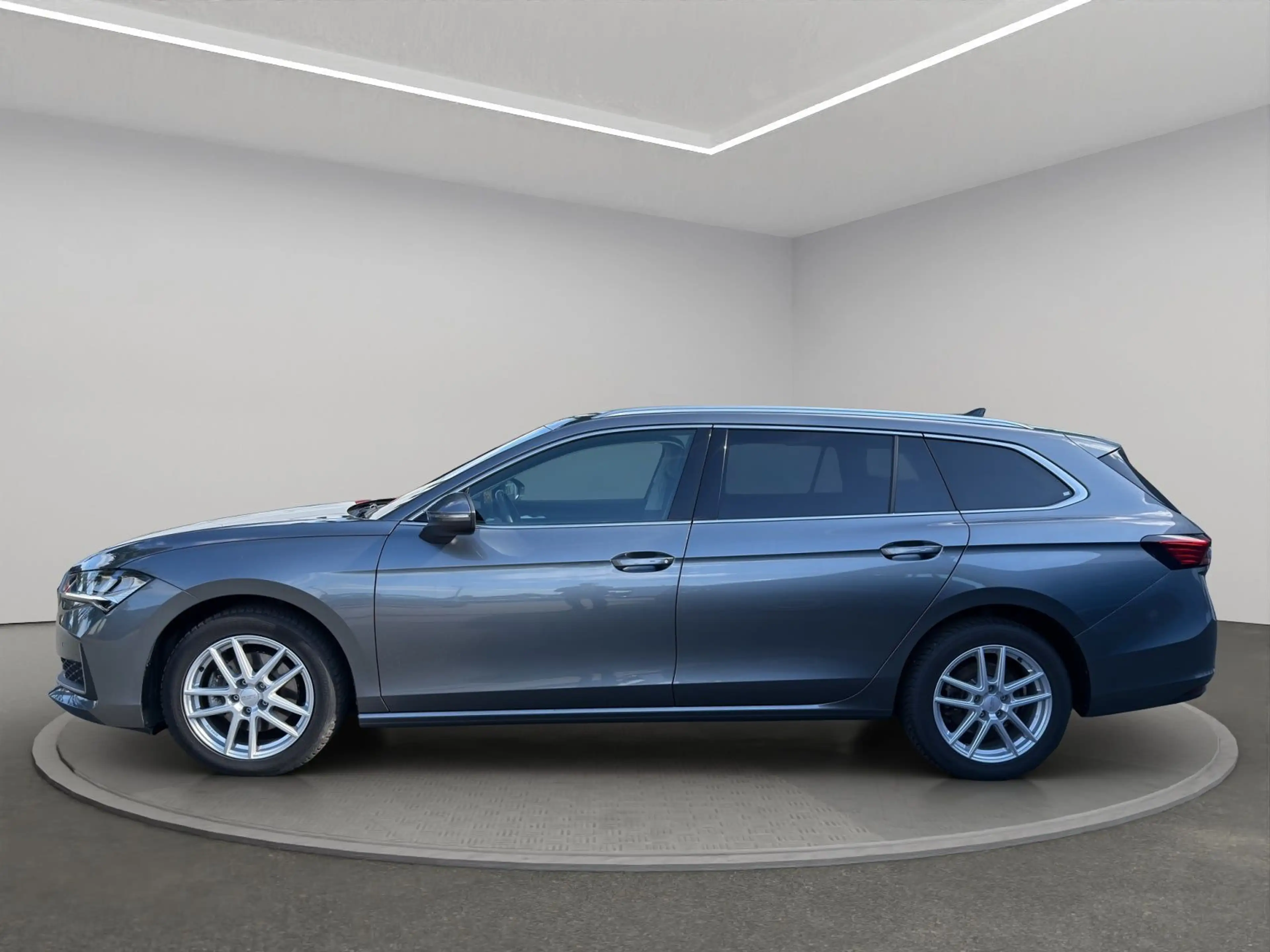 Skoda Superb Combi 1.5 TSI mHEV DSG Selection AHK+NAVI — photo 5