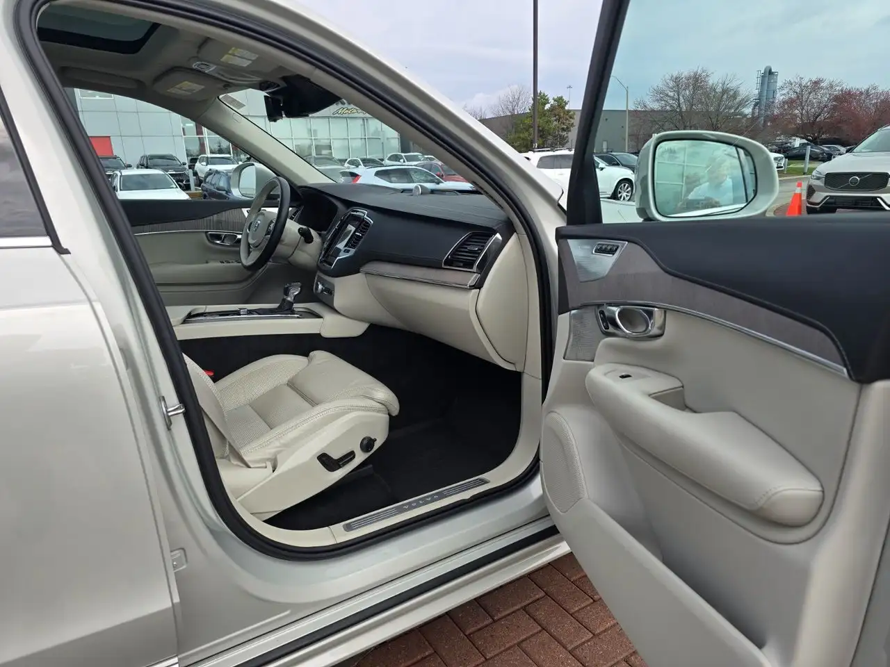 Volvo XC90 снимка Volvo XC90