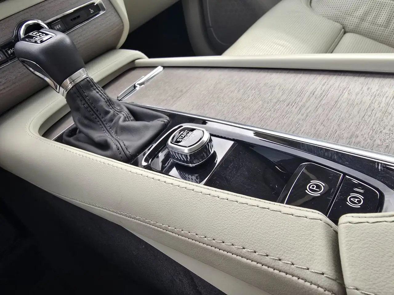 Volvo XC90 снимка Volvo XC90
