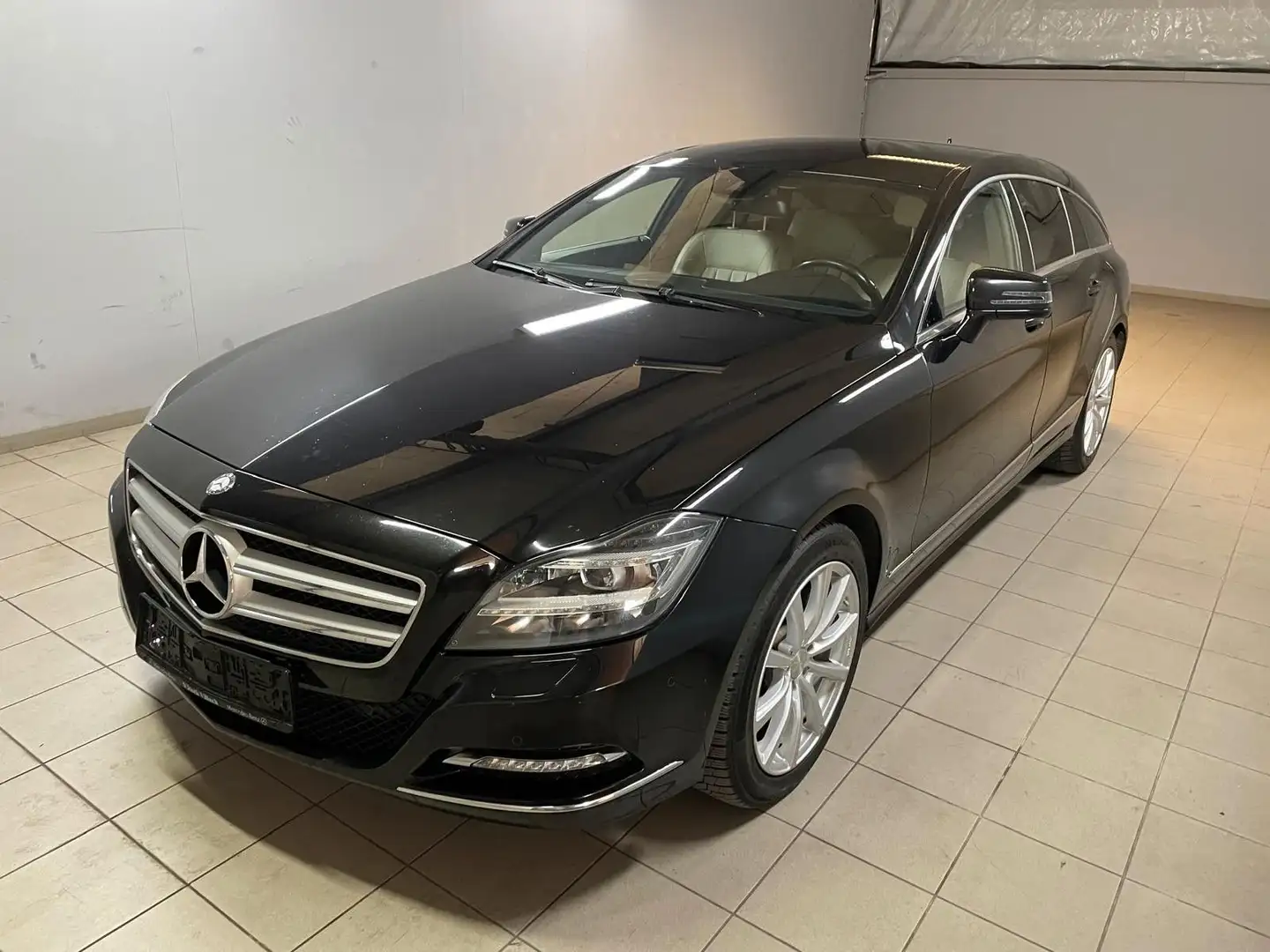 Mercedes-Benz CLS 350 4 Matik Noir - 1