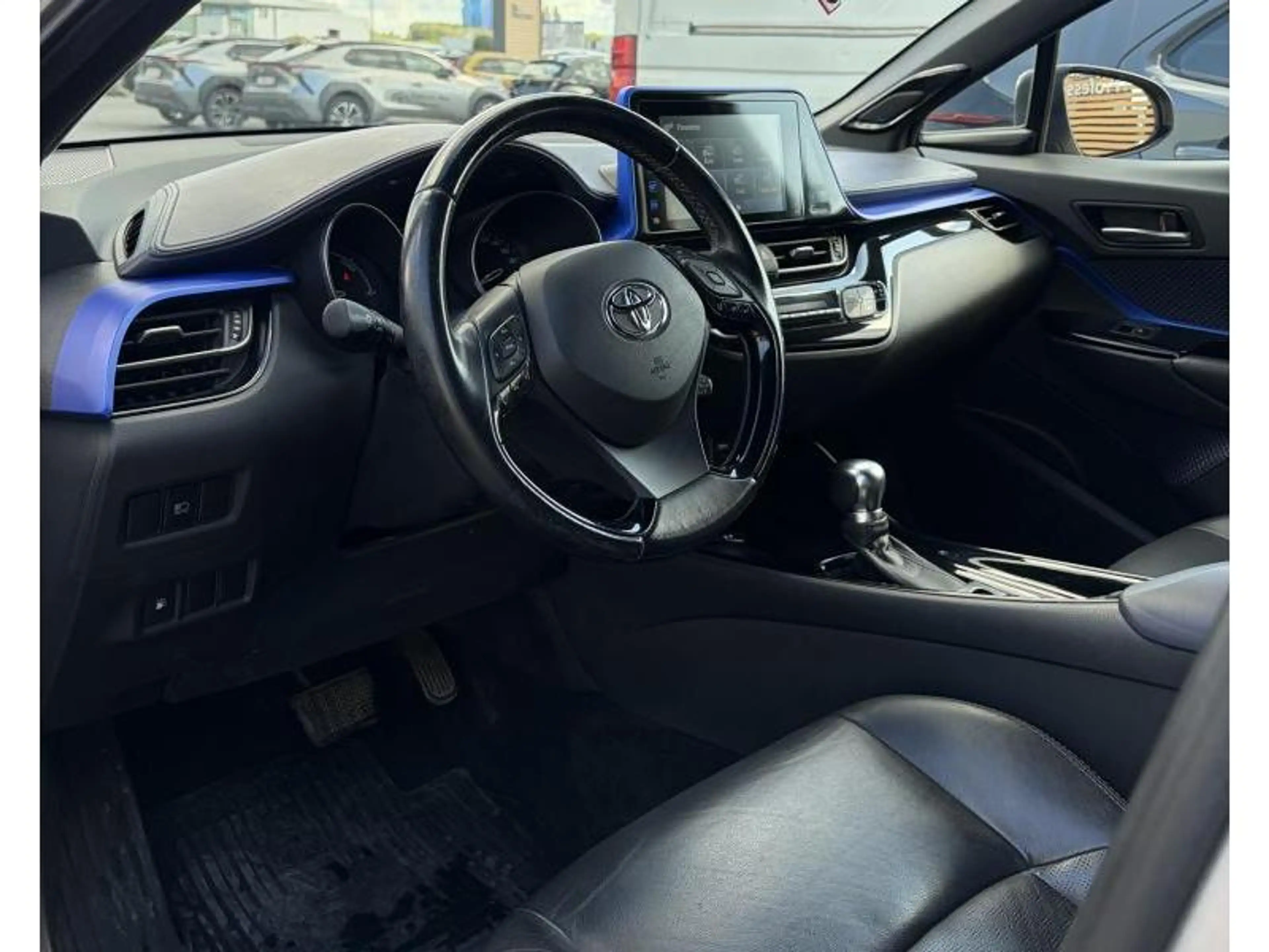 Toyota C-HR C-ULT — photo 2