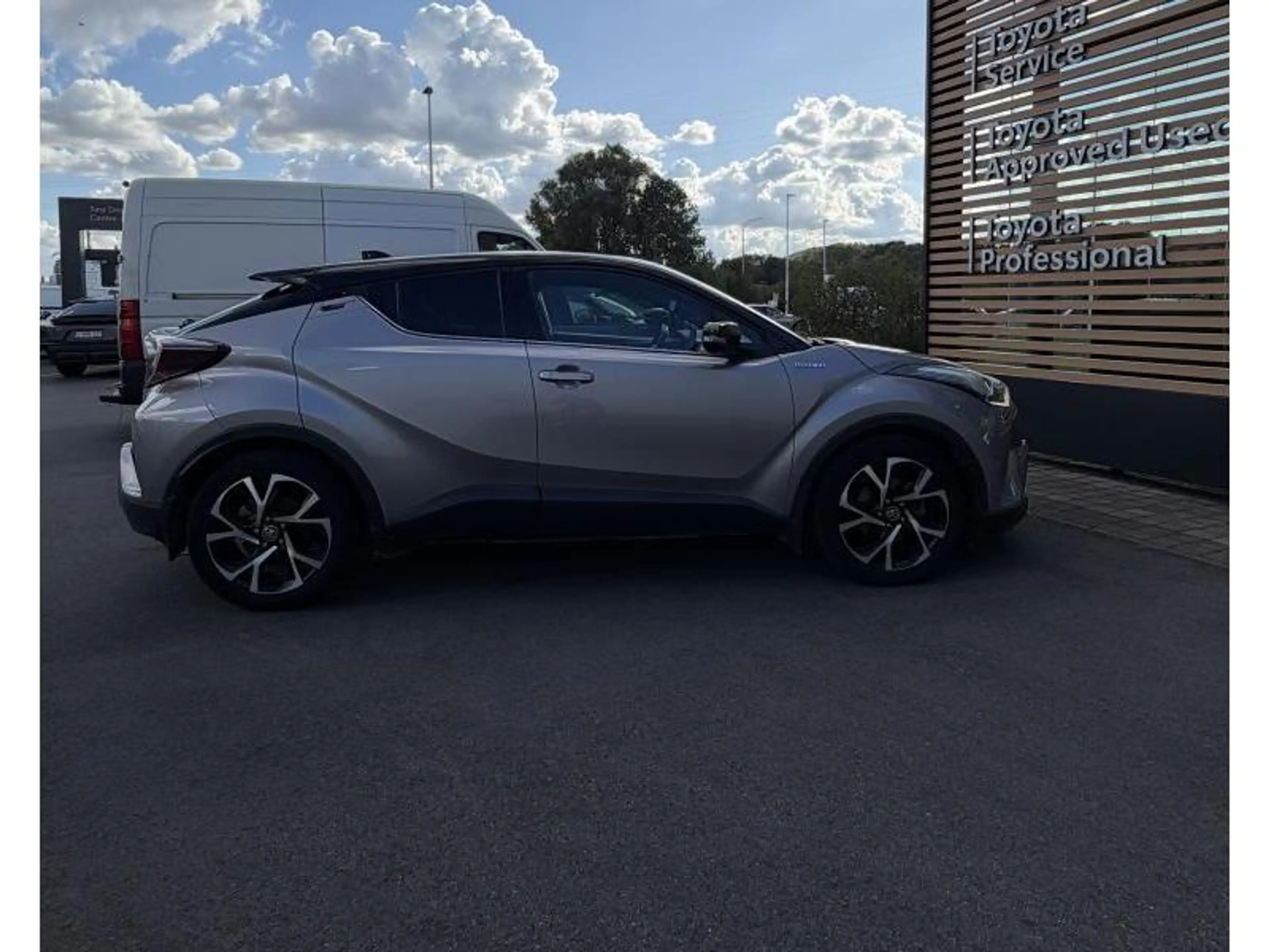 Toyota C-HR C-ULT — photo 7