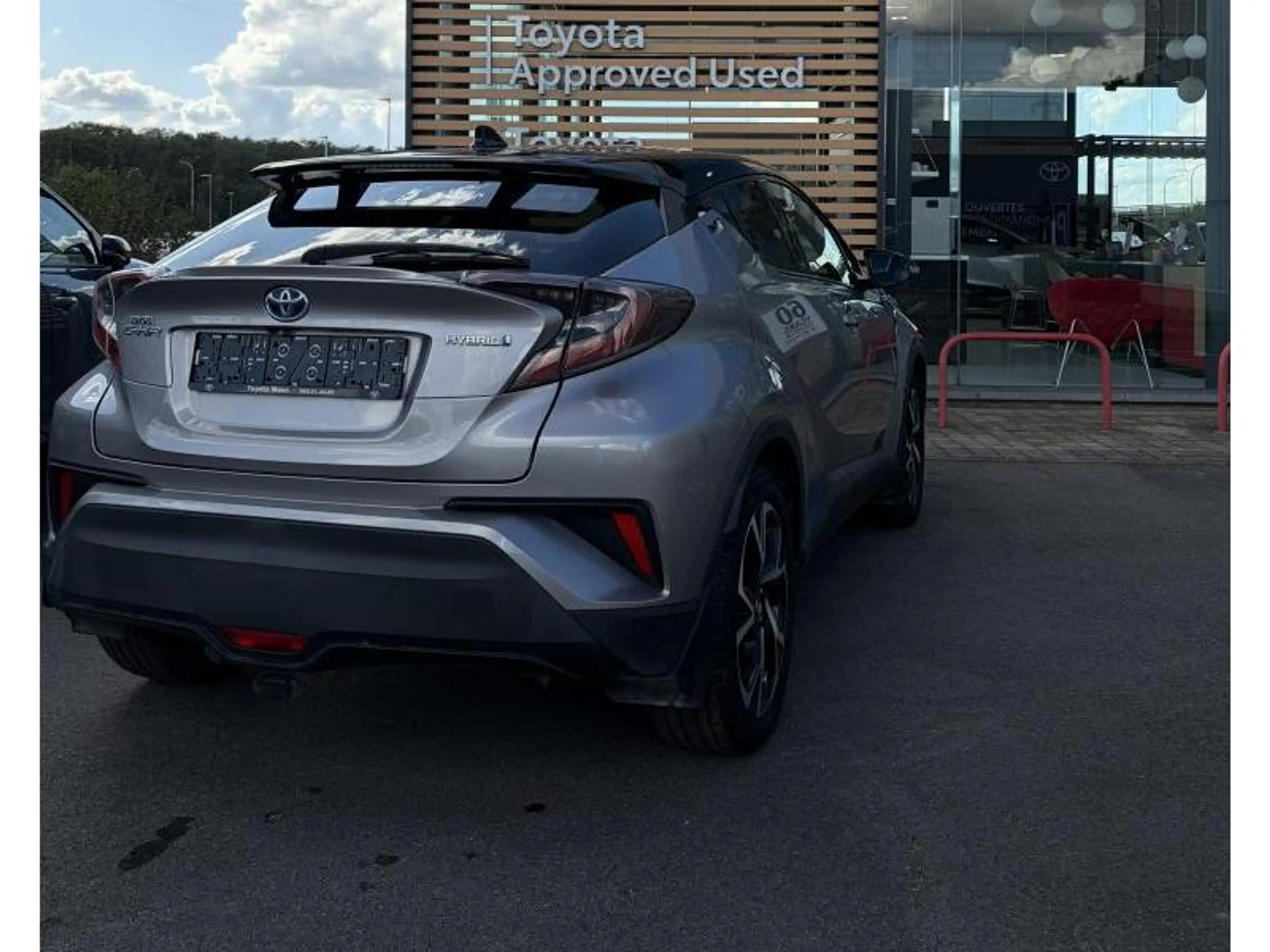 Toyota C-HR C-ULT — photo 13