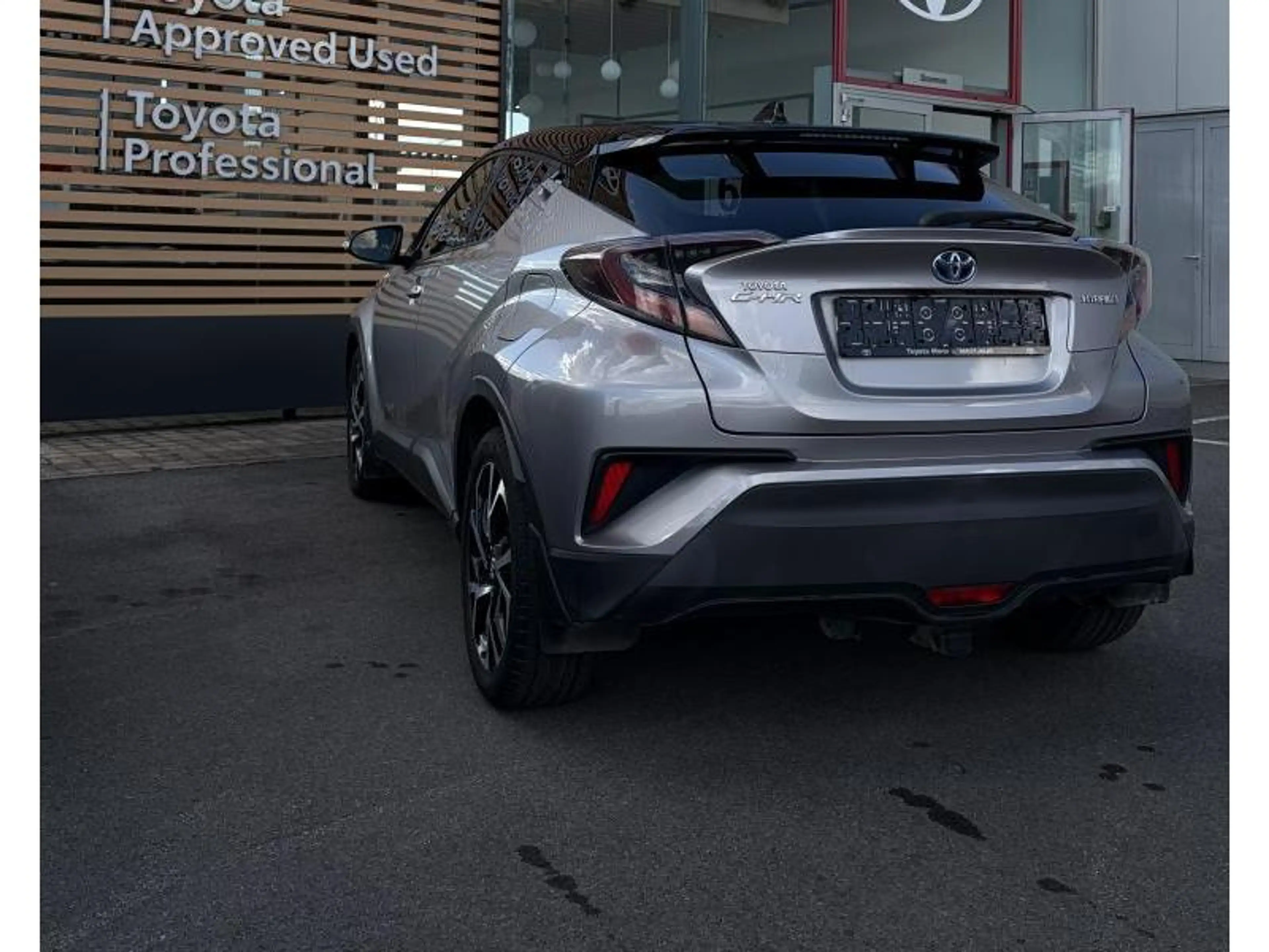Toyota C-HR C-ULT — photo 12